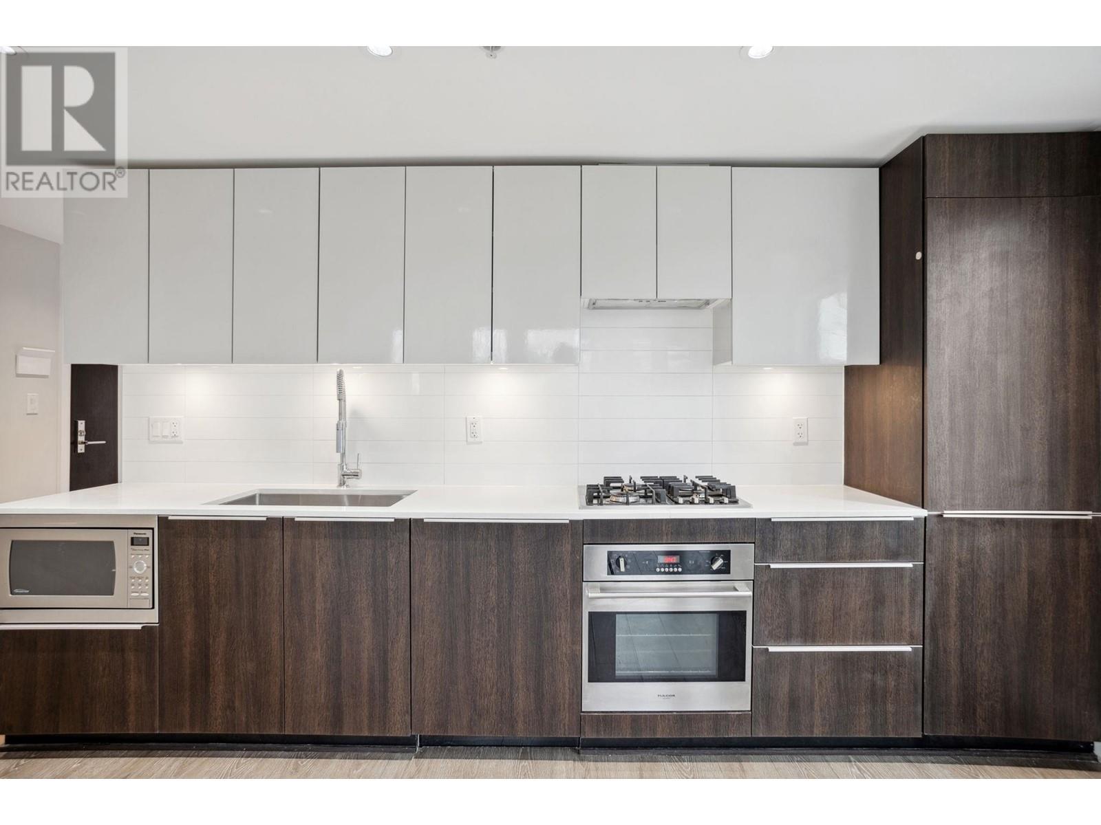 Listing Picture 3 of 10 : 409 1588 E HASTINGS STREET, Vancouver / 溫哥華 - 魯藝地產 Yvonne Lu Group - MLS Medallion Club Member