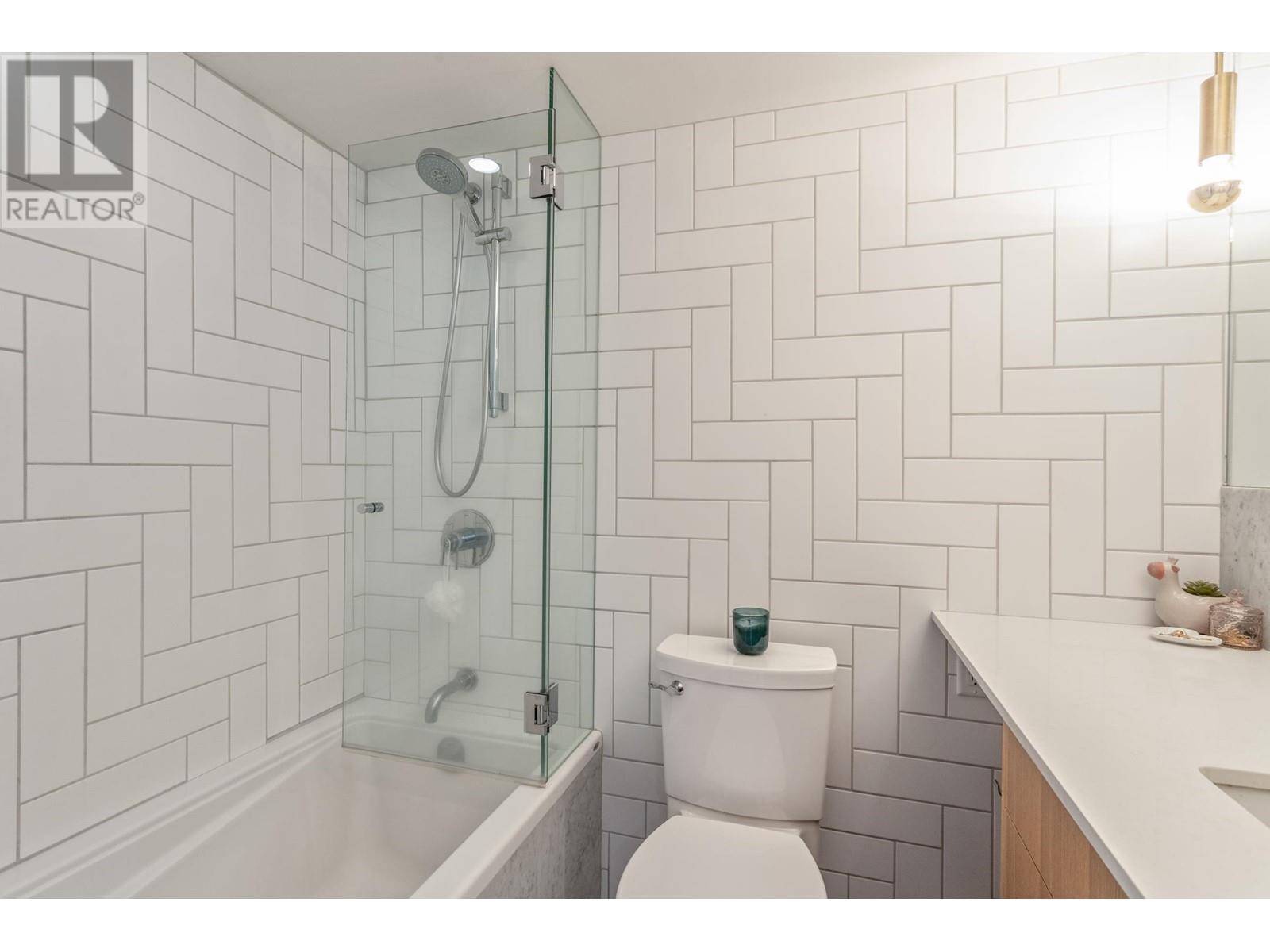 Listing Picture 15 of 29 : 405 1146 HARWOOD STREET, Vancouver / 溫哥華 - 魯藝地產 Yvonne Lu Group - MLS Medallion Club Member