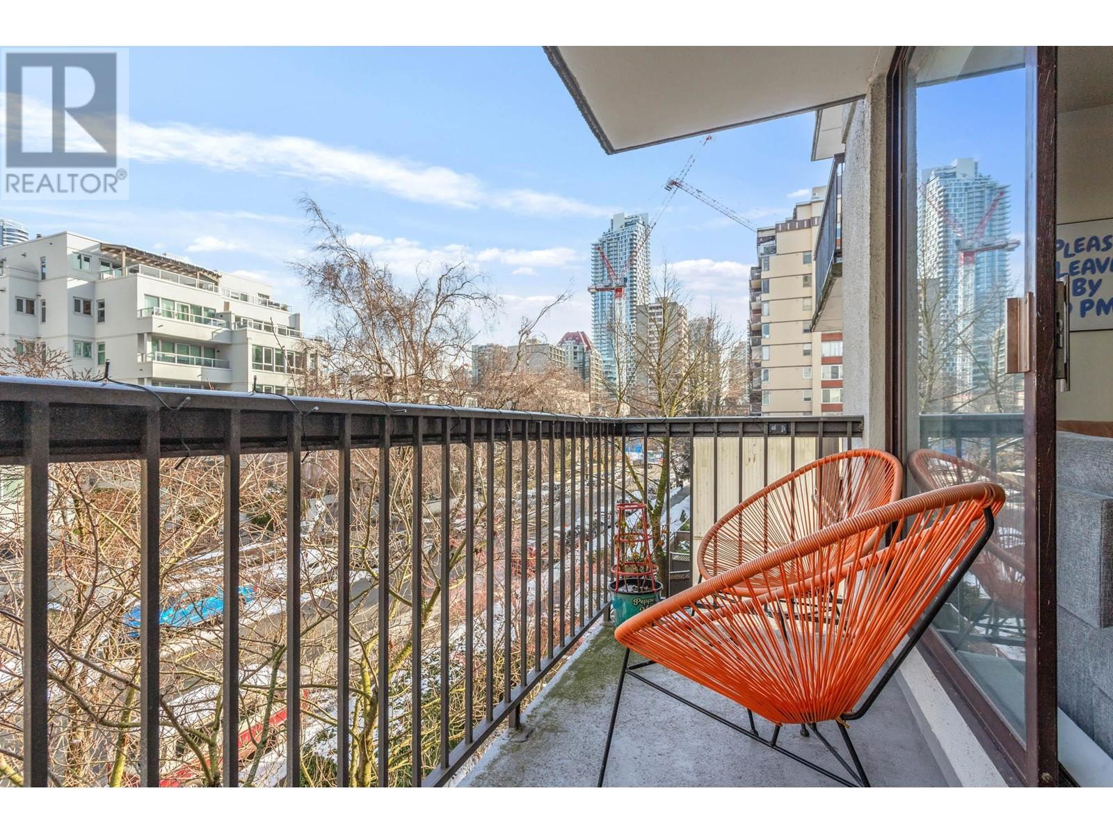 Listing Picture 16 of 29 : 405 1146 HARWOOD STREET, Vancouver / 溫哥華 - 魯藝地產 Yvonne Lu Group - MLS Medallion Club Member