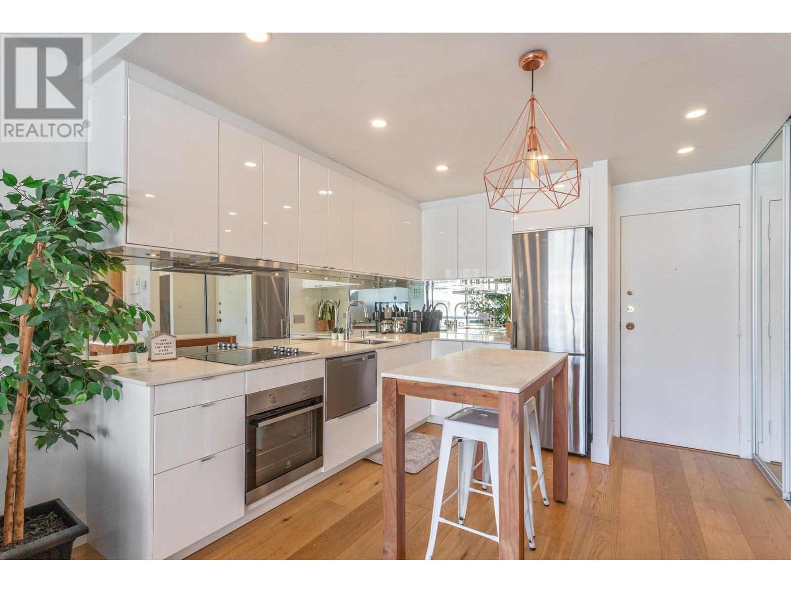 Listing Picture 5 of 29 : 405 1146 HARWOOD STREET, Vancouver / 溫哥華 - 魯藝地產 Yvonne Lu Group - MLS Medallion Club Member