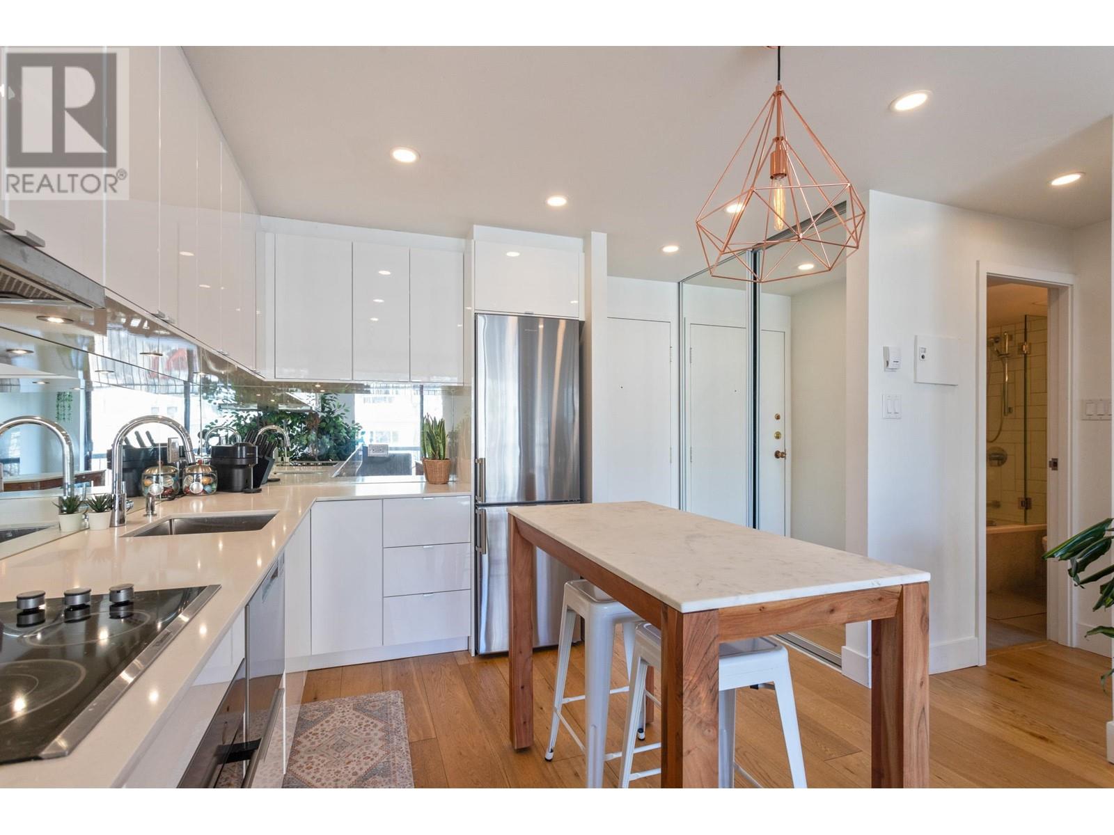 Listing Picture 6 of 29 : 405 1146 HARWOOD STREET, Vancouver / 溫哥華 - 魯藝地產 Yvonne Lu Group - MLS Medallion Club Member