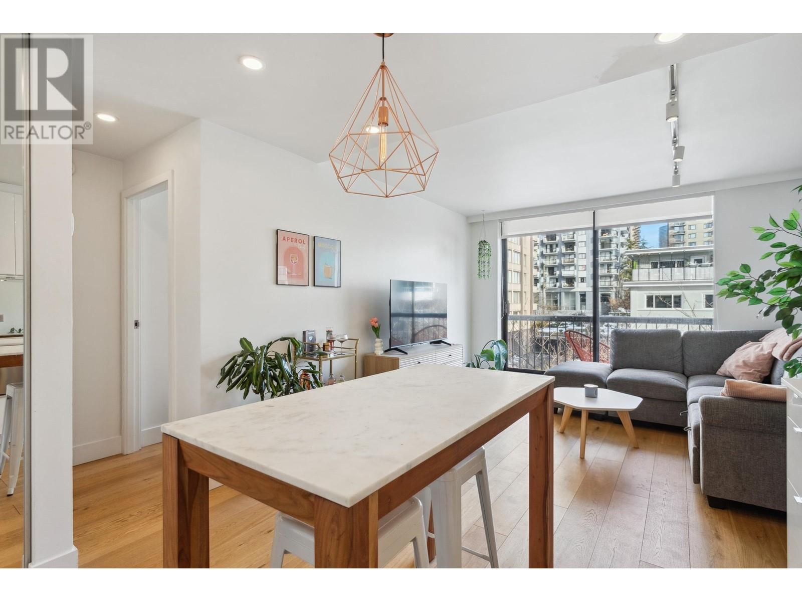 Listing Picture 7 of 29 : 405 1146 HARWOOD STREET, Vancouver / 溫哥華 - 魯藝地產 Yvonne Lu Group - MLS Medallion Club Member