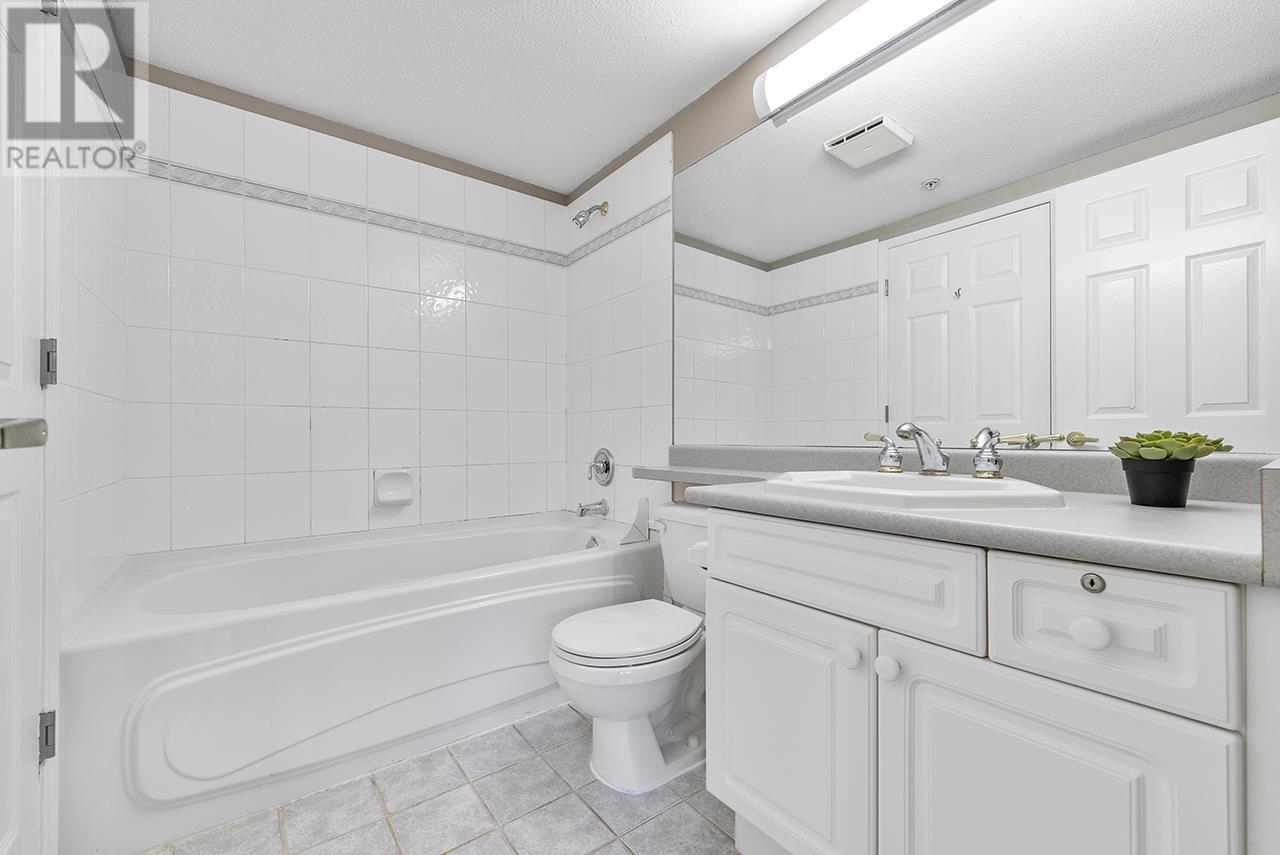 216 2545 W Broadway, Vancouver, British Columbia  V6K 2E9 - Photo 18 - R2969804