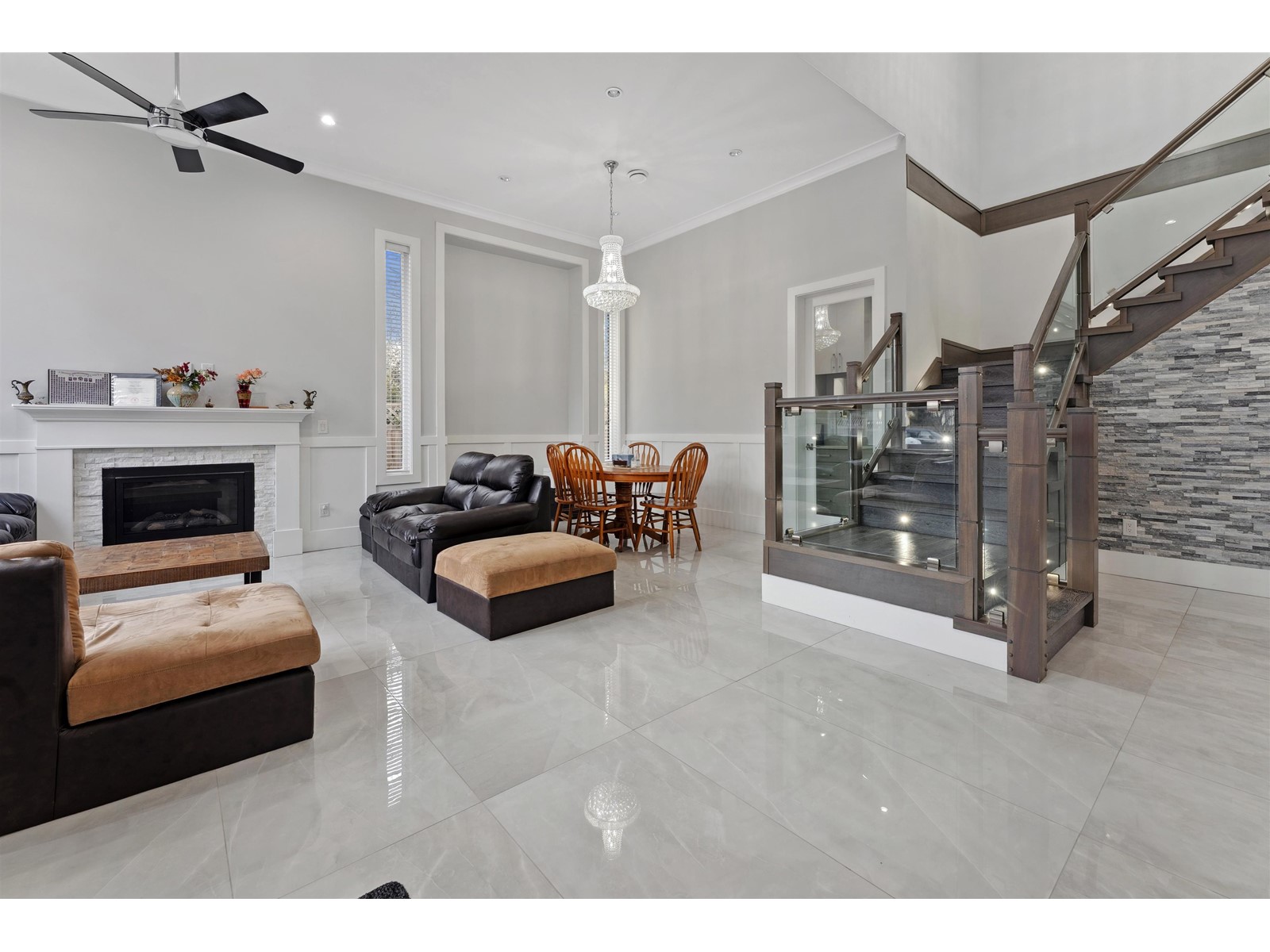 Property at 7019 130 STREET image 3