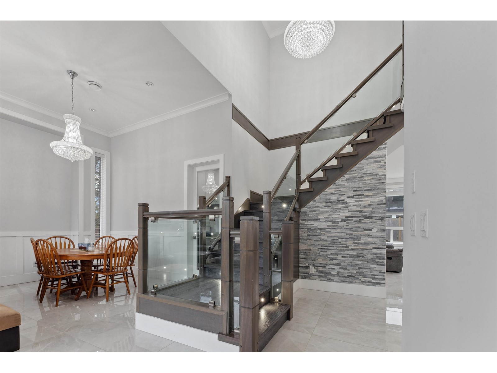 Property at 7019 130 STREET image 5