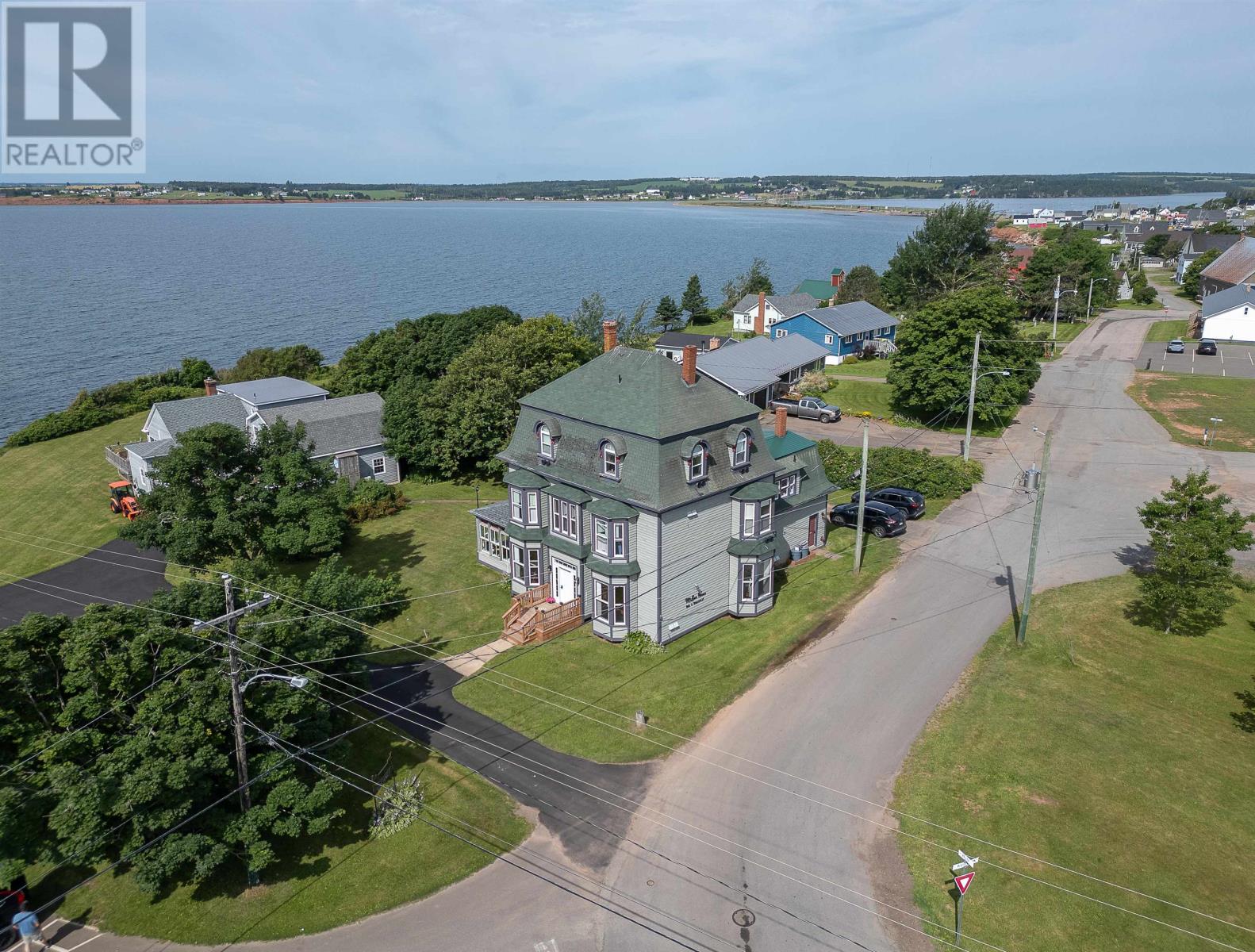 16 Washington Street, Souris, Prince Edward Island  C0A 2B0 - Photo 2 - 202503468