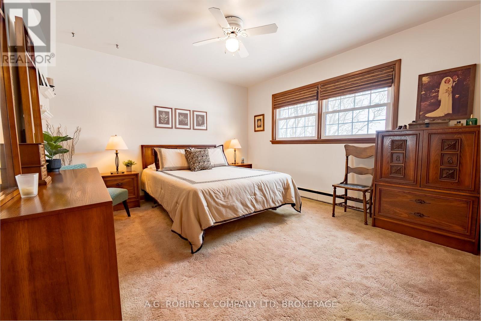 Property at 1640 KILLALY STREET E image 5
