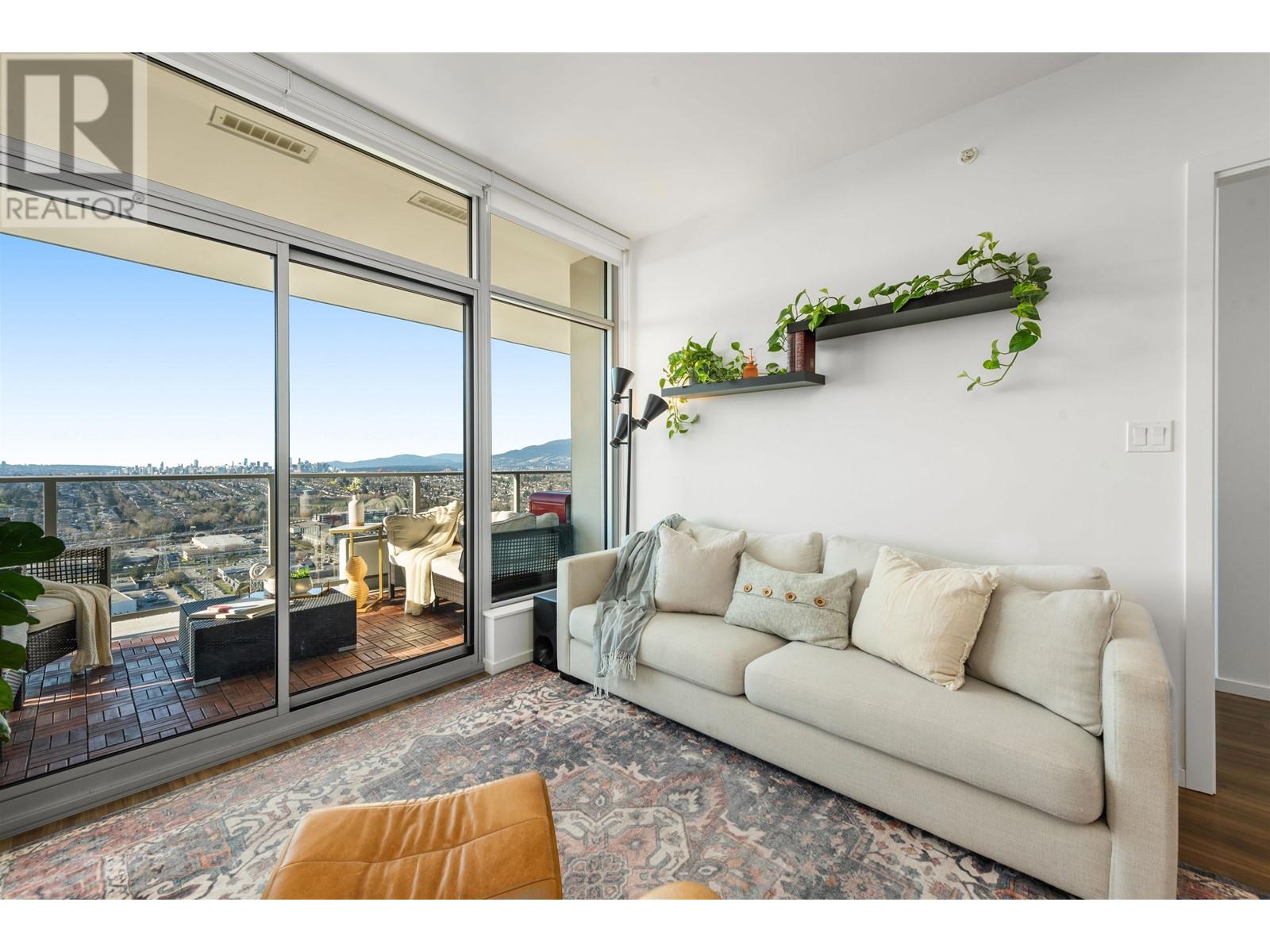 Listing Picture 3 of 26 : 3307 1888 GILMORE AVENUE, Burnaby / 本拿比 - 魯藝地產 Yvonne Lu Group - MLS Medallion Club Member