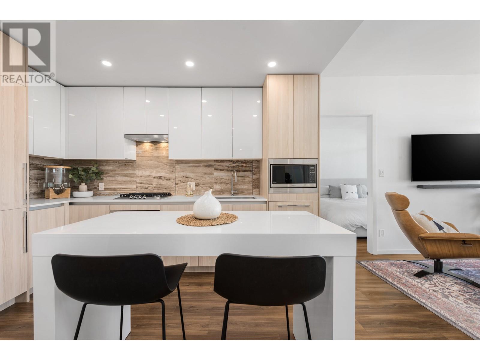 Listing Picture 7 of 26 : 3307 1888 GILMORE AVENUE, Burnaby / 本拿比 - 魯藝地產 Yvonne Lu Group - MLS Medallion Club Member