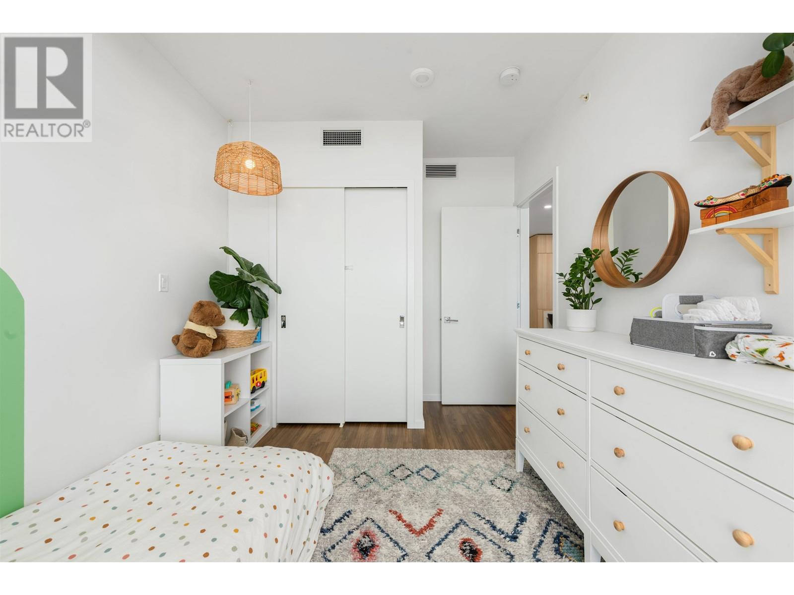Listing Picture 19 of 26 : 3307 1888 GILMORE AVENUE, Burnaby / 本拿比 - 魯藝地產 Yvonne Lu Group - MLS Medallion Club Member