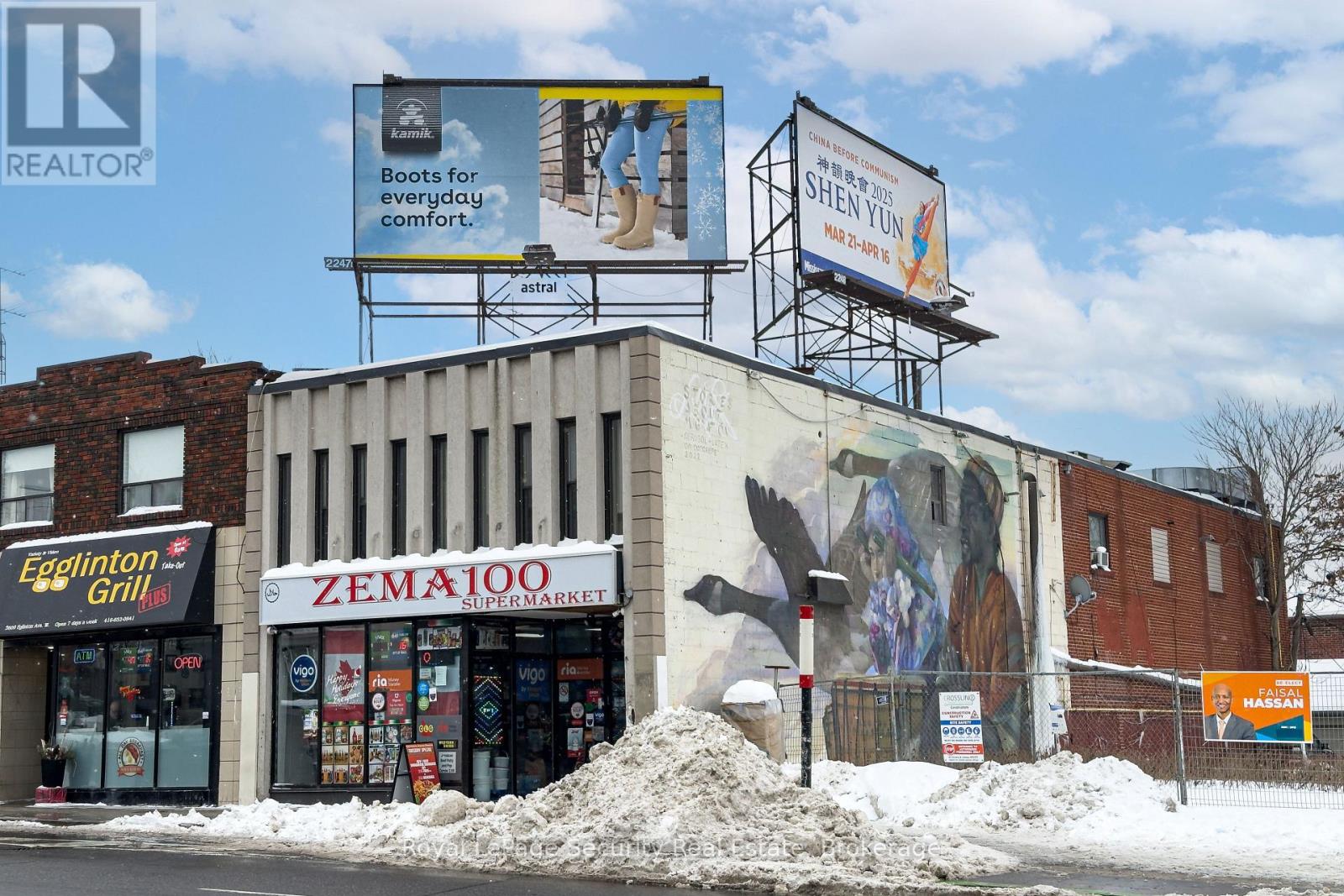 2611 EGLINTON AVENUE W, Toronto, Ontario