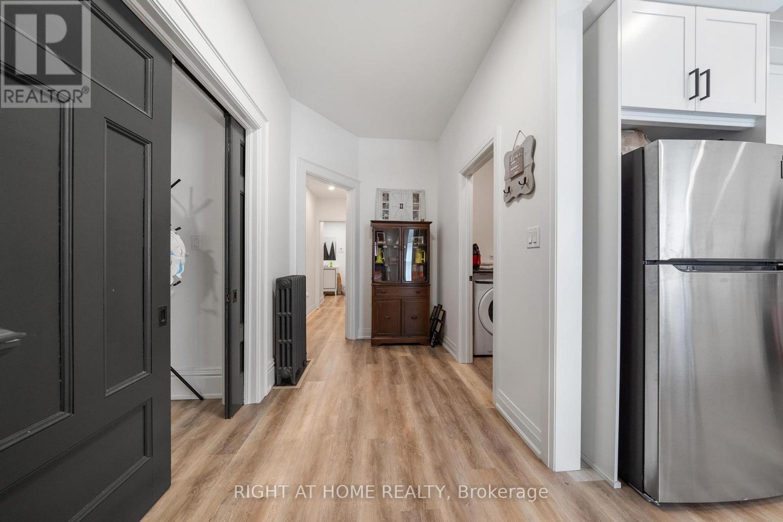 Property at 132 HOLTON AVENUE S image 4