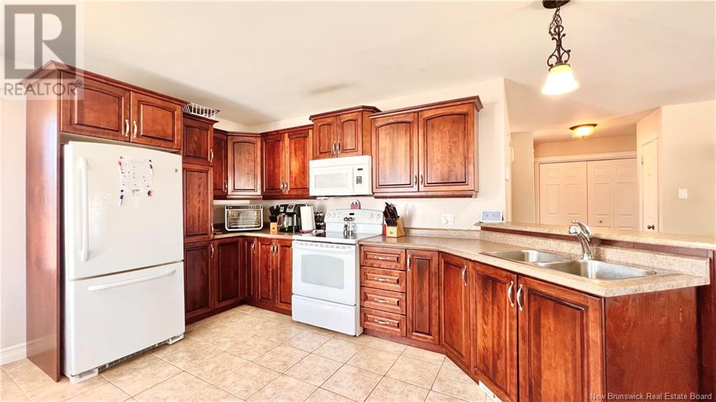 Property at 741 Principale image 4