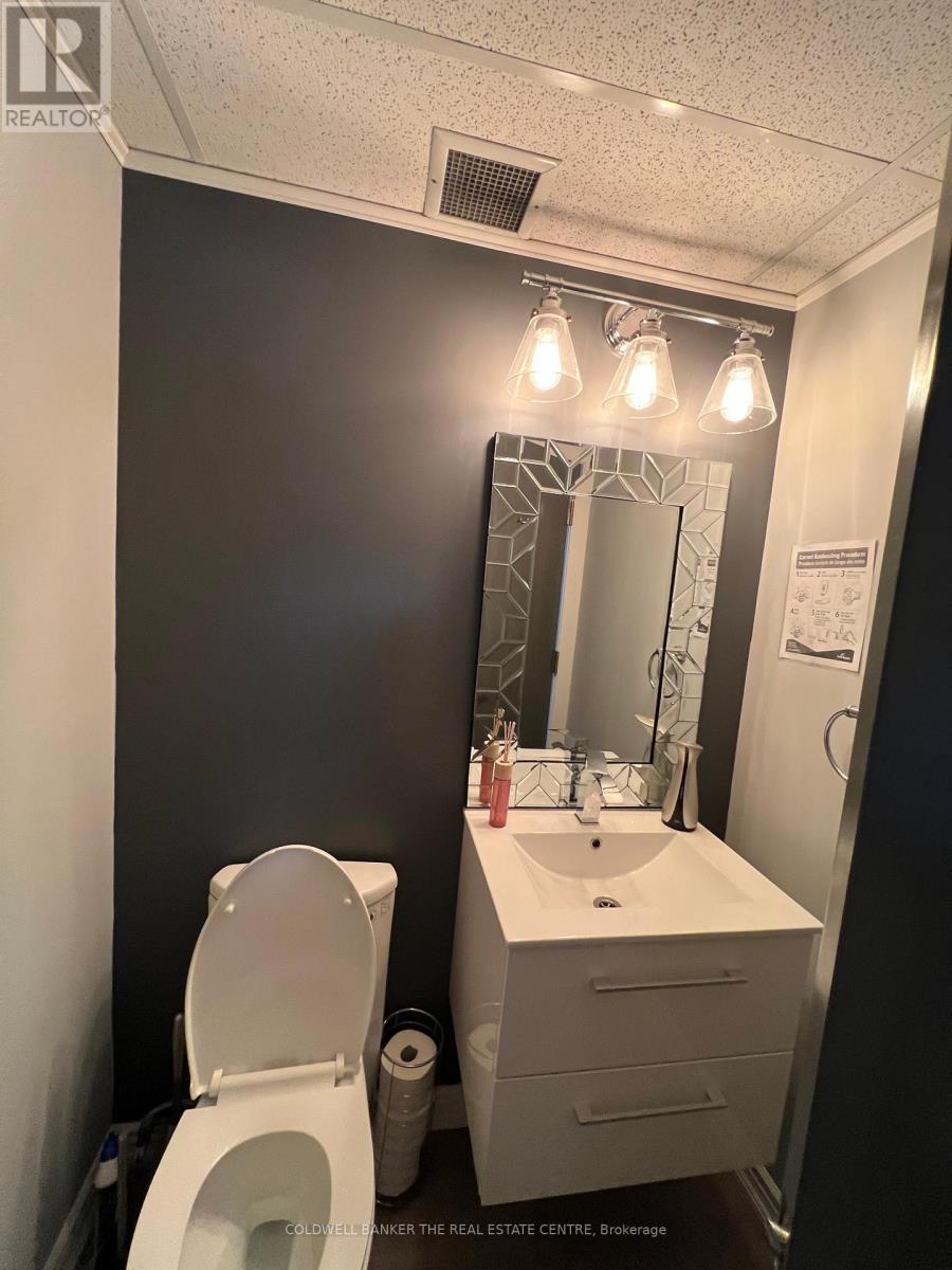 202 - 22 Richmond Street, Richmond Hill, Ontario L4C 3Y1 - Photo 6 - N11985981