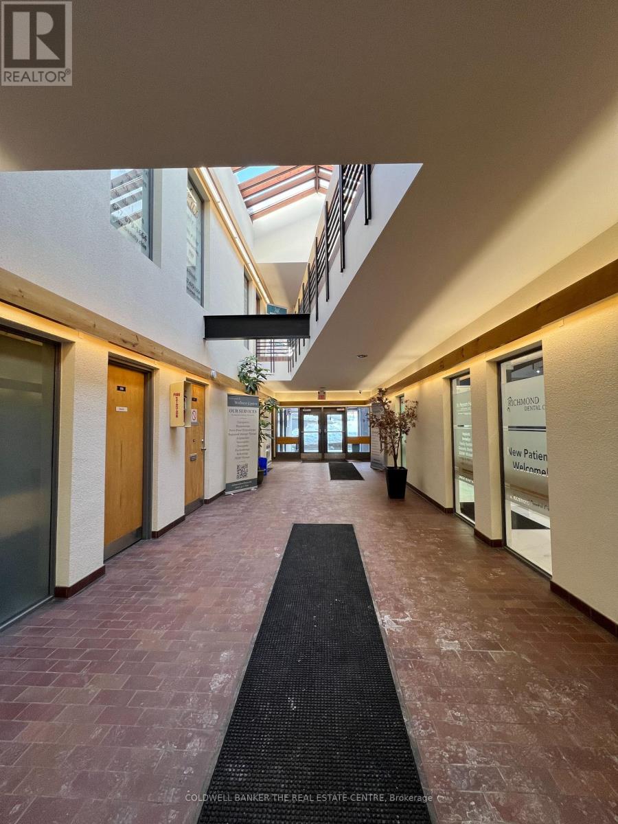 202 - 22 Richmond Street, Richmond Hill, Ontario L4C 3Y1 - Photo 8 - N11985981