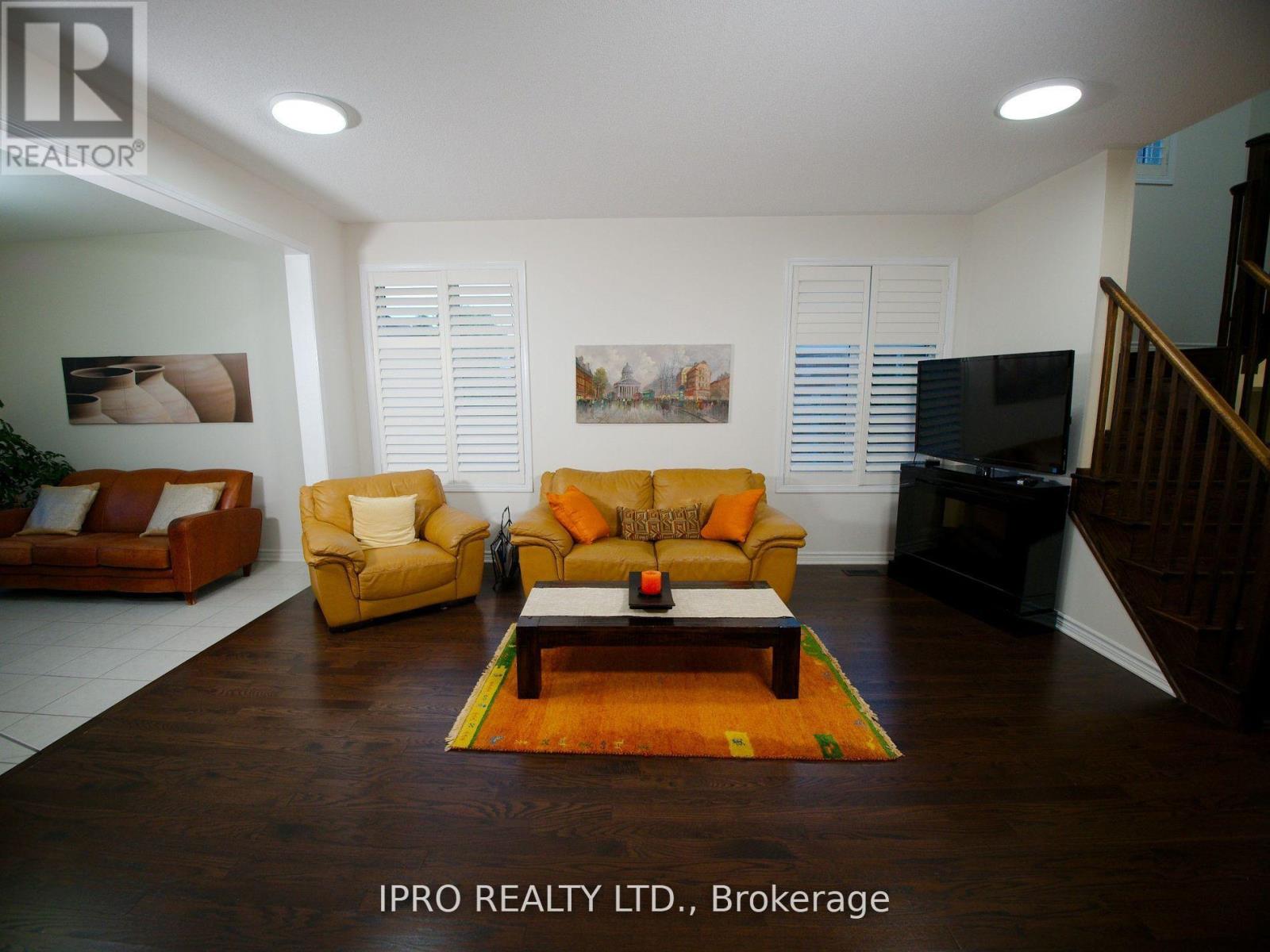 Property at 954 PENSON CRESCENT image 4