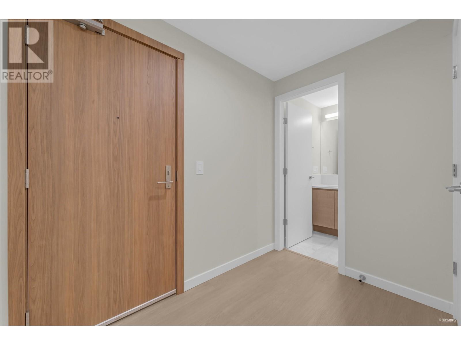 Listing Picture 19 of 39 : 906 4168 LOUGHEED HIGHWAY, Burnaby / 本拿比 - 魯藝地產 Yvonne Lu Group - MLS Medallion Club Member