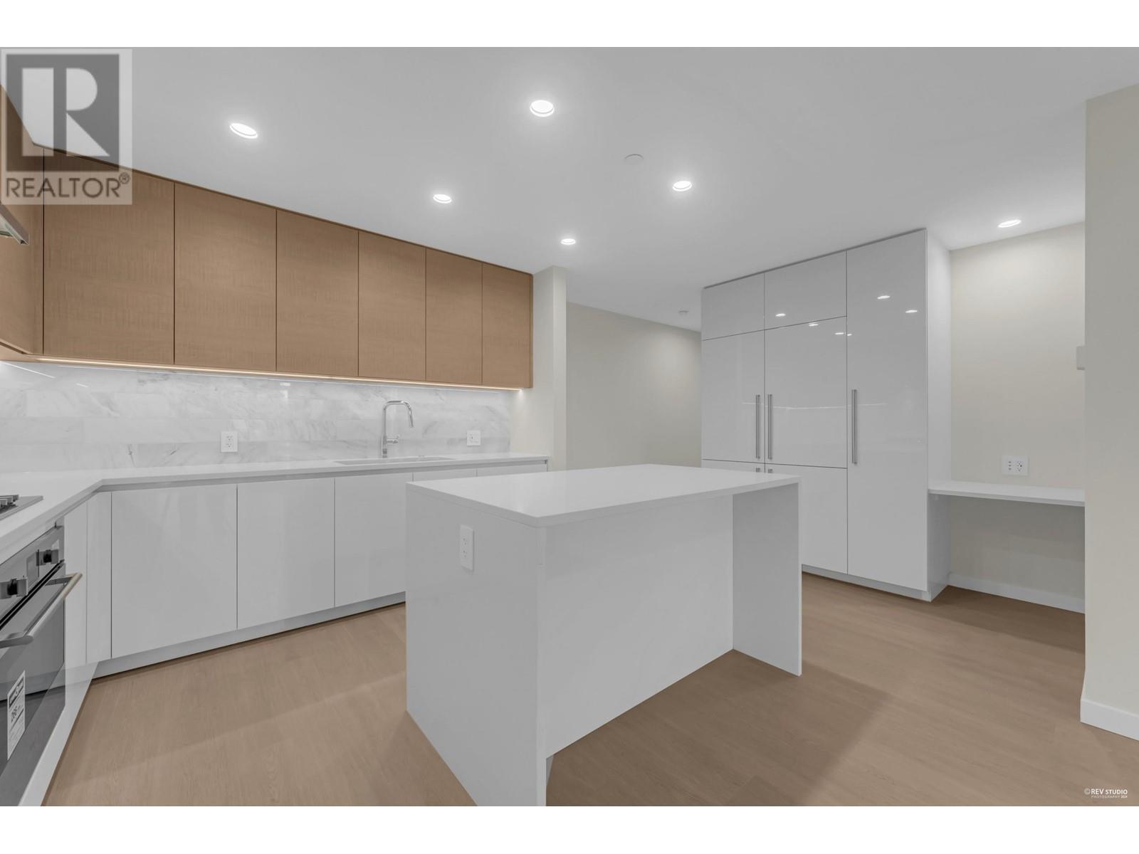 Listing Picture 6 of 39 : 906 4168 LOUGHEED HIGHWAY, Burnaby / 本拿比 - 魯藝地產 Yvonne Lu Group - MLS Medallion Club Member