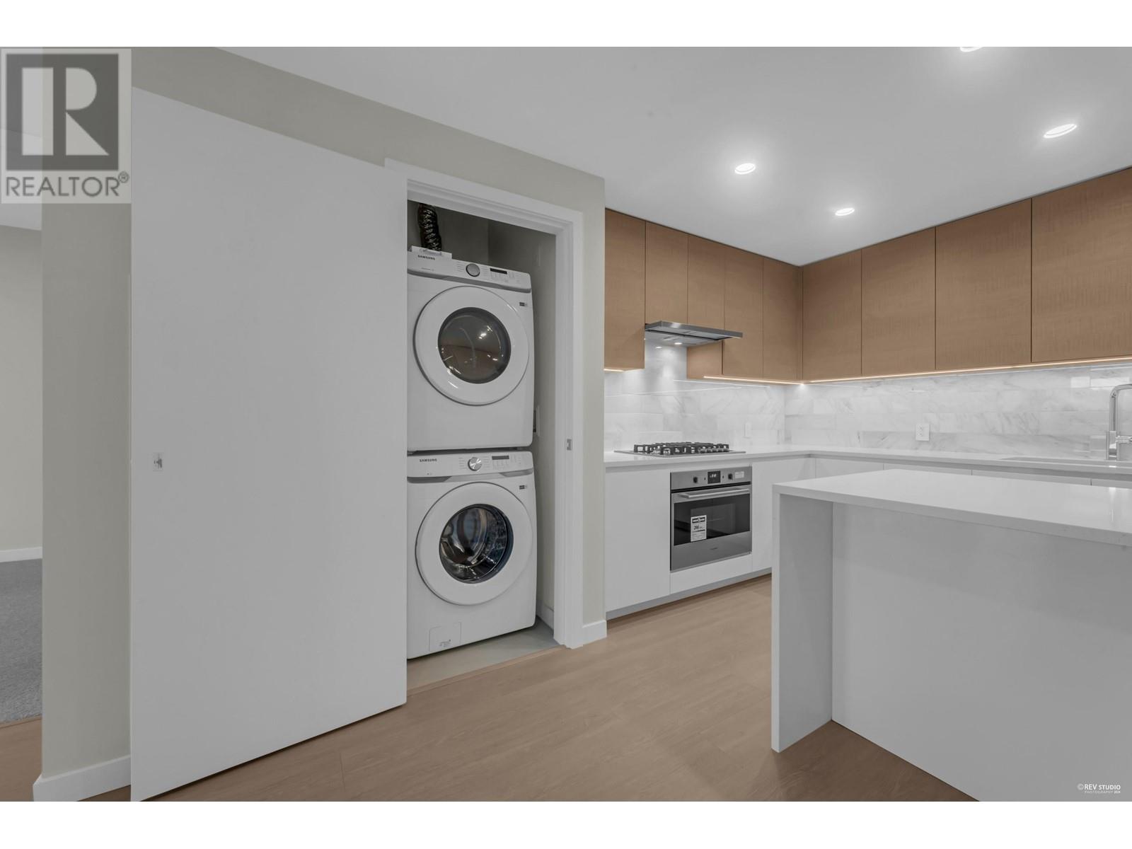 Listing Picture 10 of 39 : 906 4168 LOUGHEED HIGHWAY, Burnaby / 本拿比 - 魯藝地產 Yvonne Lu Group - MLS Medallion Club Member