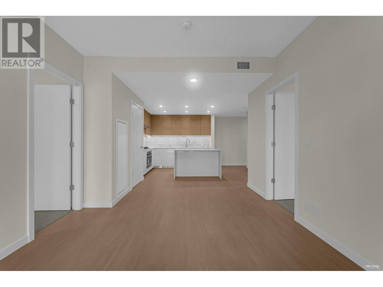 Listing Picture 22 of 39 : 906 4168 LOUGHEED HIGHWAY, Burnaby / 本拿比 - 魯藝地產 Yvonne Lu Group - MLS Medallion Club Member