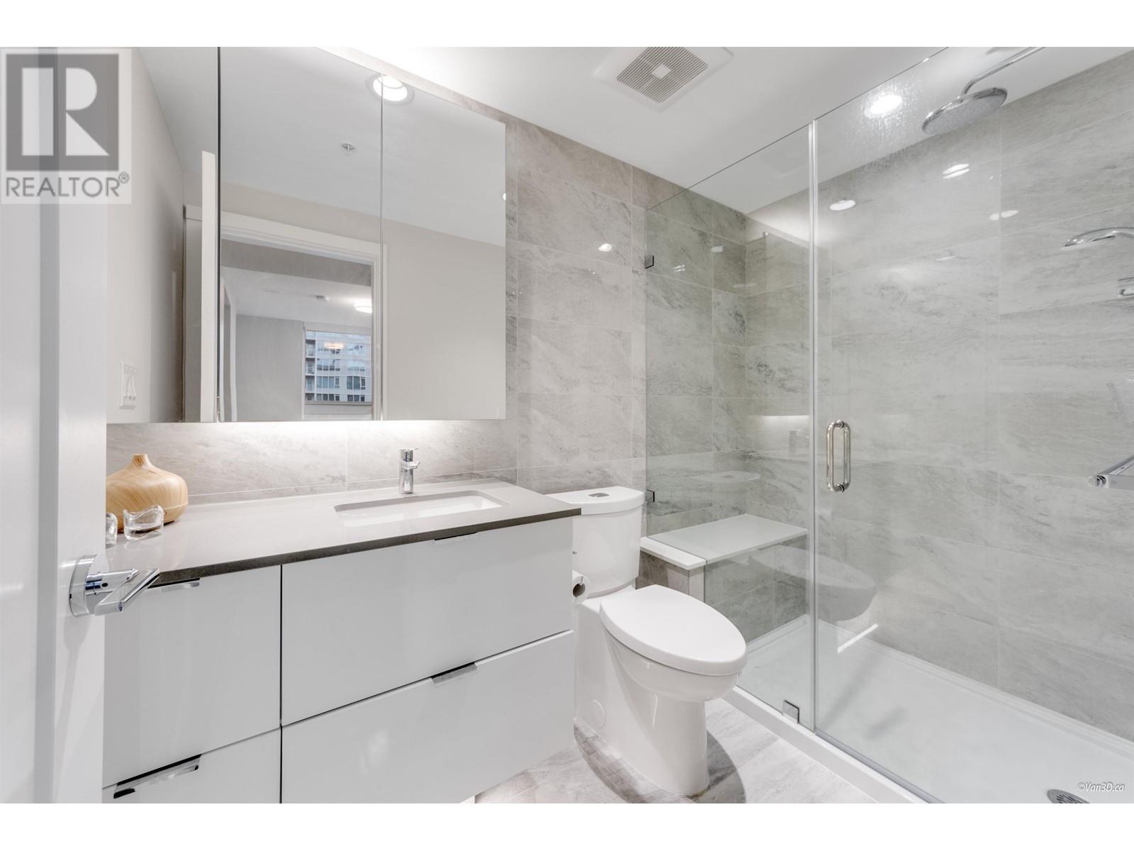 Listing Picture 16 of 29 : 407 3699 SEXSMITH ROAD, Richmond / 烈治文 - 魯藝地產 Yvonne Lu Group - MLS Medallion Club Member