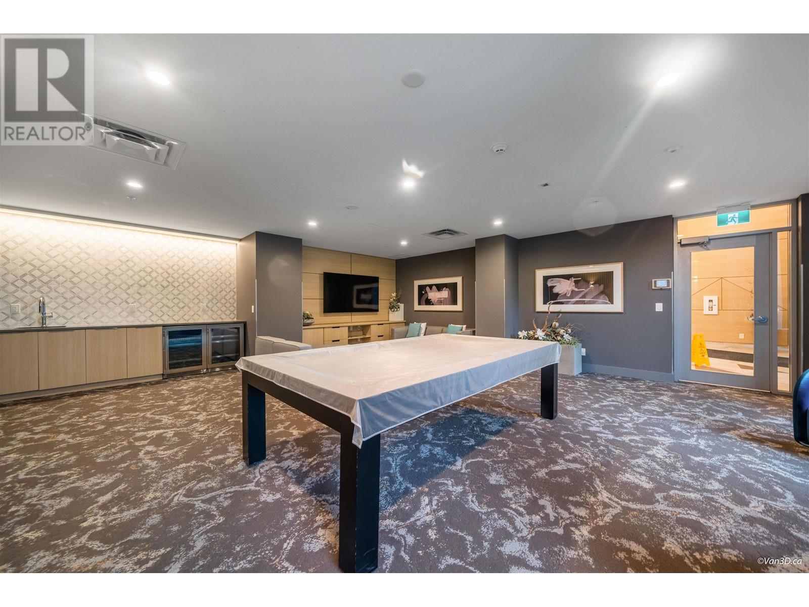 Listing Picture 26 of 29 : 407 3699 SEXSMITH ROAD, Richmond / 烈治文 - 魯藝地產 Yvonne Lu Group - MLS Medallion Club Member