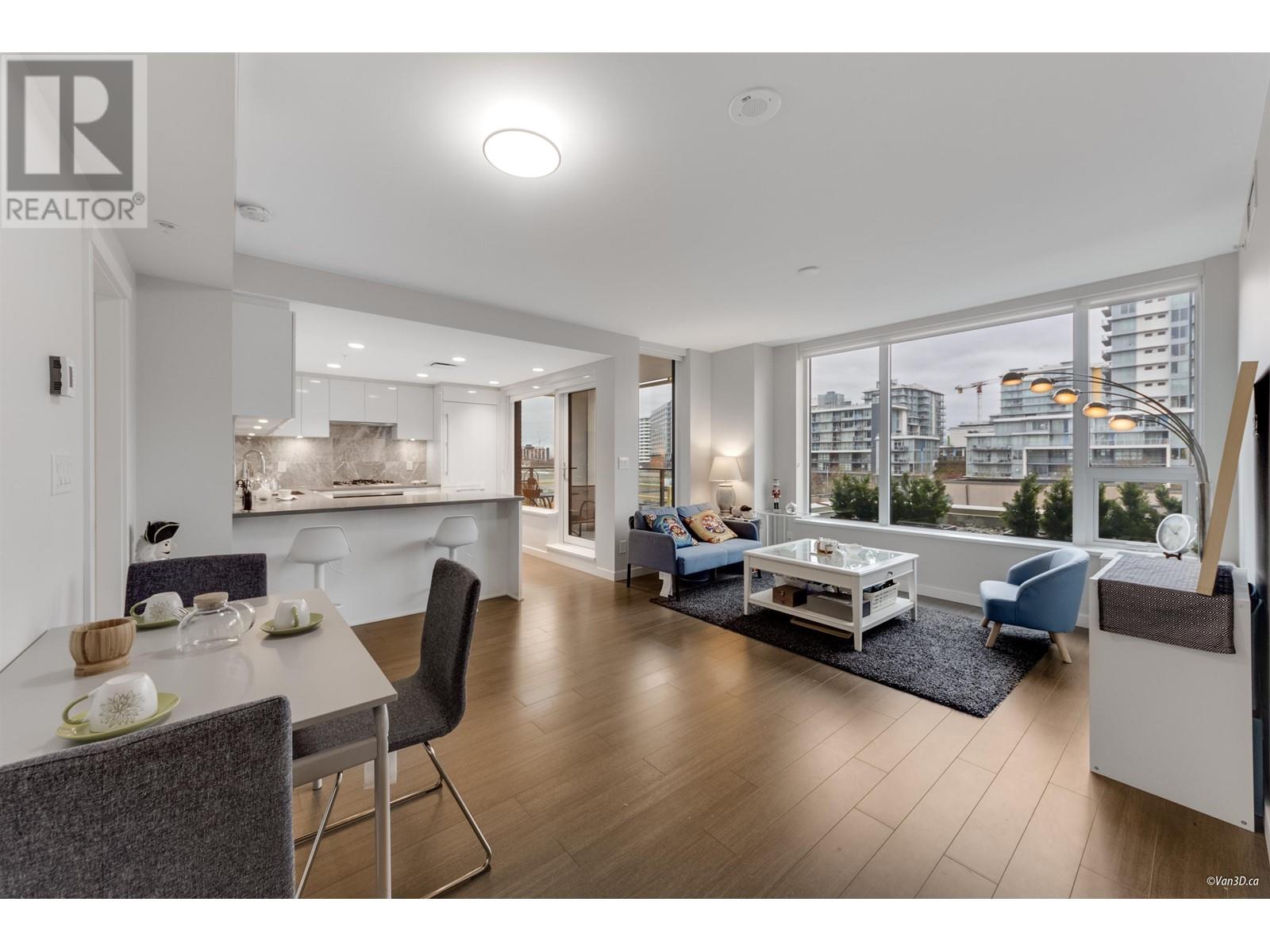 Listing Picture 4 of 29 : 407 3699 SEXSMITH ROAD, Richmond / 烈治文 - 魯藝地產 Yvonne Lu Group - MLS Medallion Club Member
