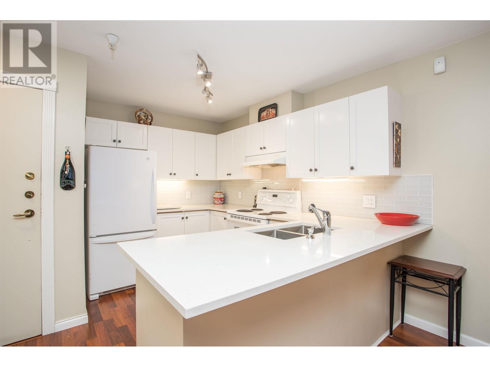 403 315 Renfrew Street, Vancouver, British Columbia  V5K 5G5 - Photo 2 - R2969865