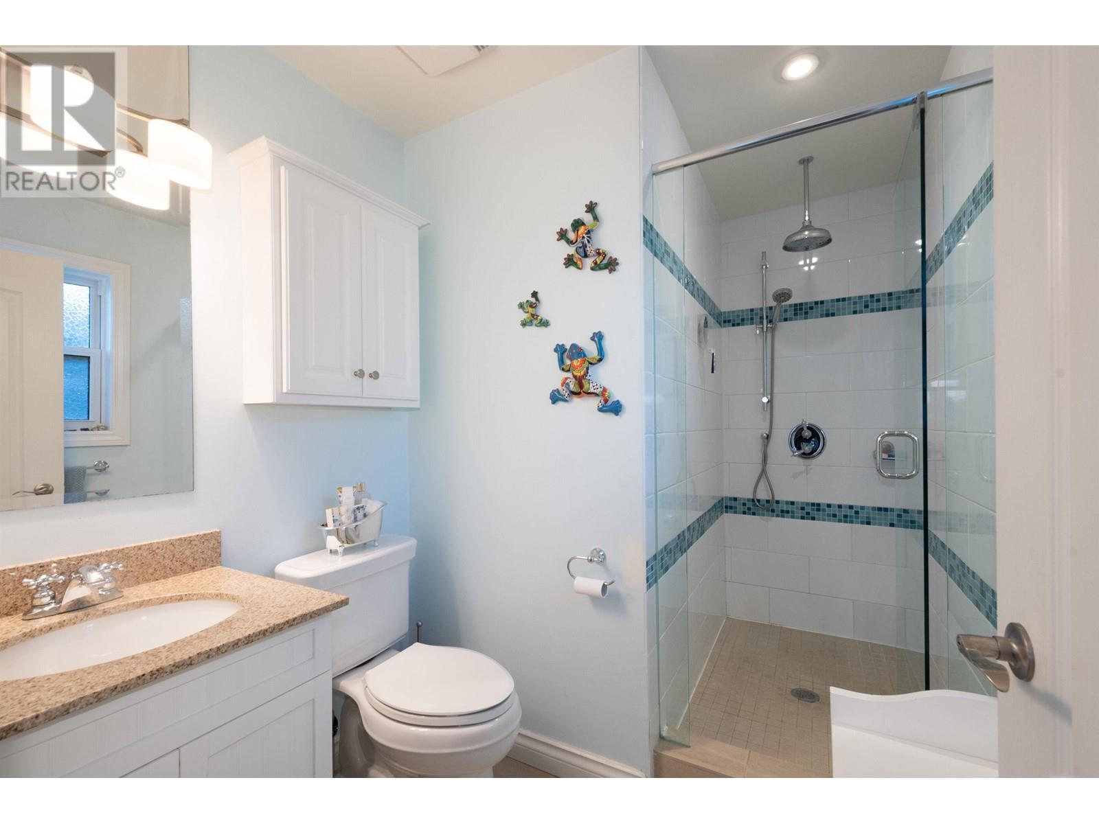Listing Picture 17 of 40 : 5415 IVAR PLACE, Burnaby / 本拿比 - 魯藝地產 Yvonne Lu Group - MLS Medallion Club Member