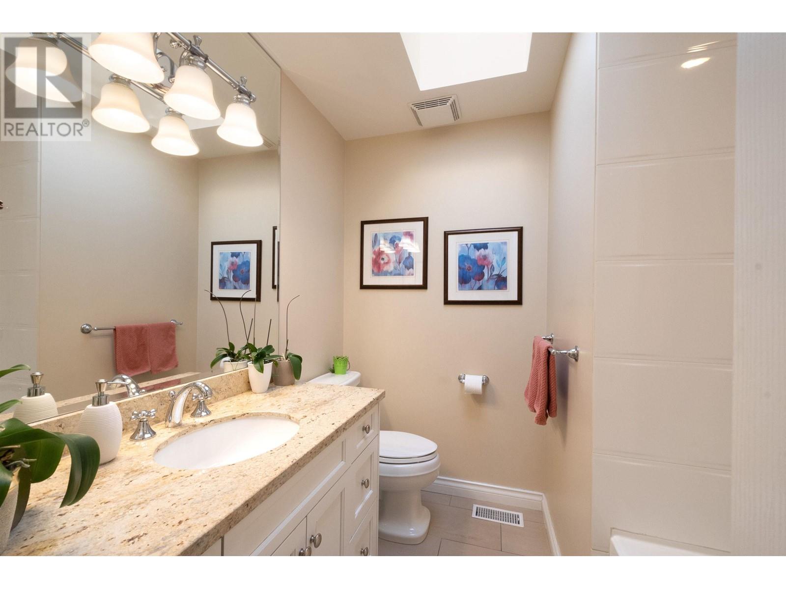 Listing Picture 20 of 40 : 5415 IVAR PLACE, Burnaby / 本拿比 - 魯藝地產 Yvonne Lu Group - MLS Medallion Club Member