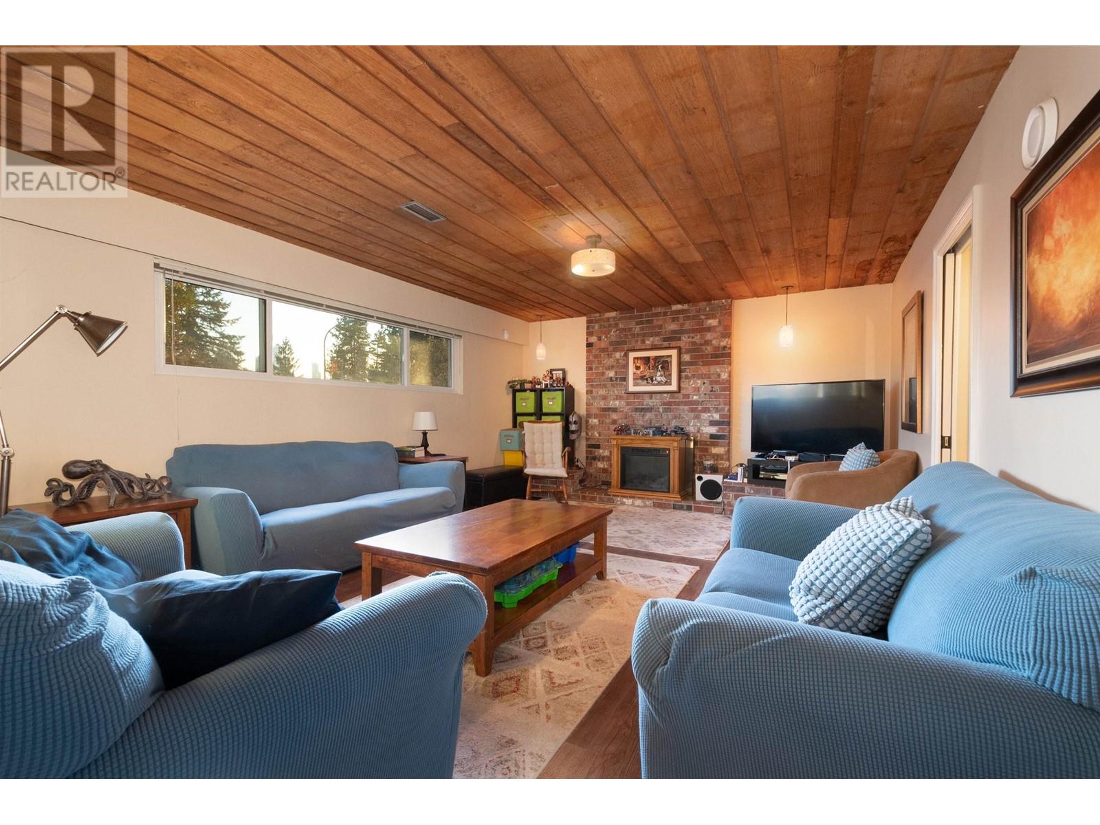Listing Picture 21 of 40 : 5415 IVAR PLACE, Burnaby / 本拿比 - 魯藝地產 Yvonne Lu Group - MLS Medallion Club Member