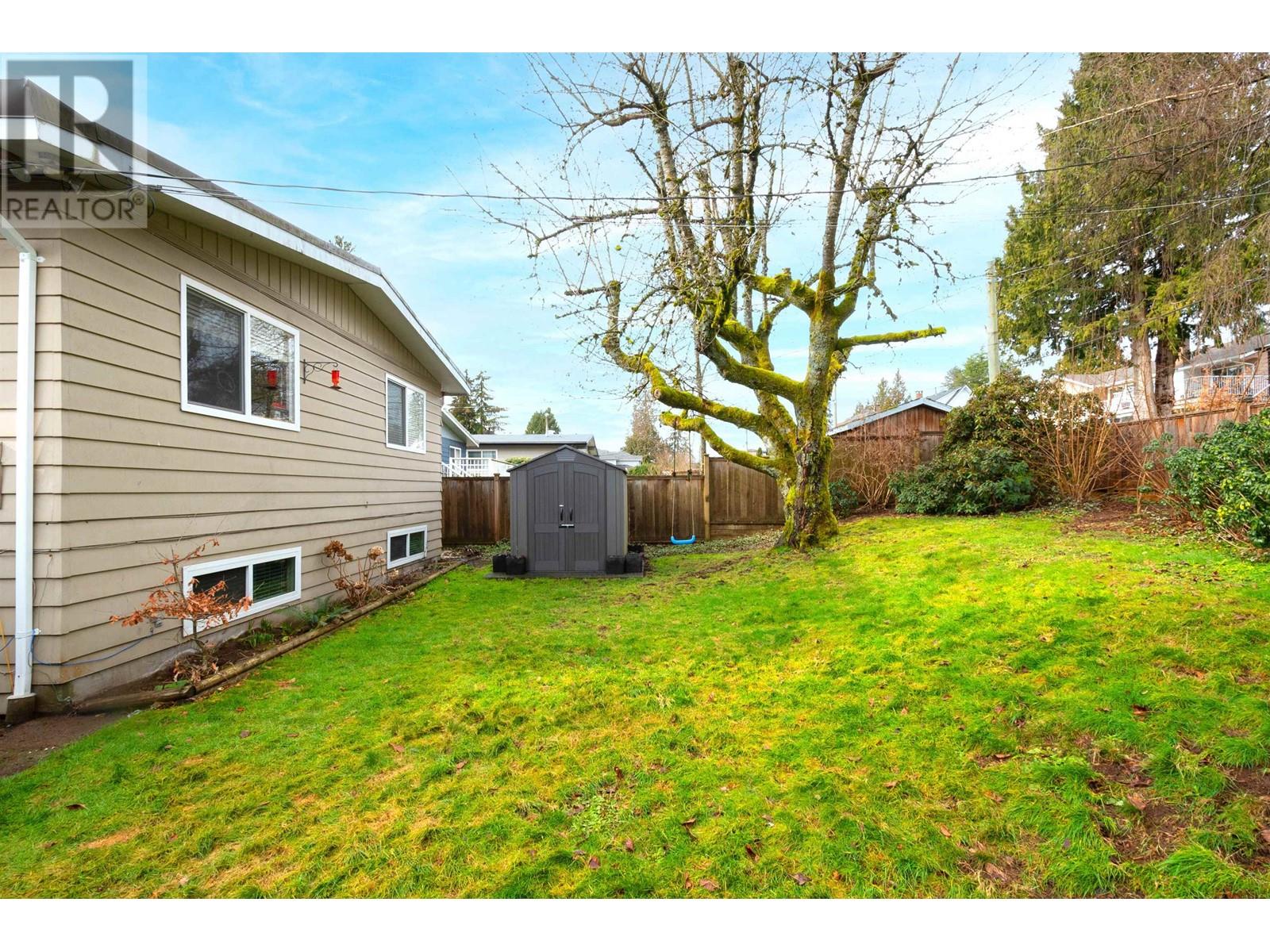 Listing Picture 28 of 40 : 5415 IVAR PLACE, Burnaby / 本拿比 - 魯藝地產 Yvonne Lu Group - MLS Medallion Club Member