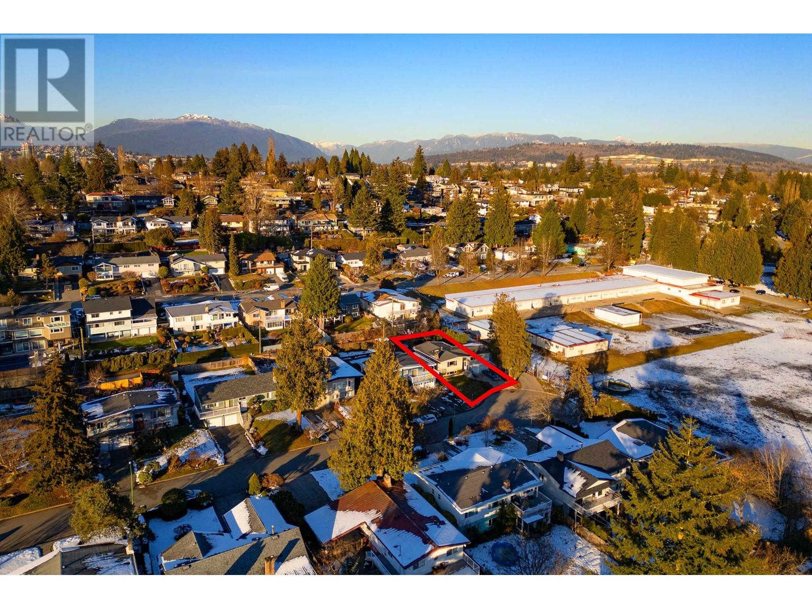 Listing Picture 32 of 40 : 5415 IVAR PLACE, Burnaby / 本拿比 - 魯藝地產 Yvonne Lu Group - MLS Medallion Club Member