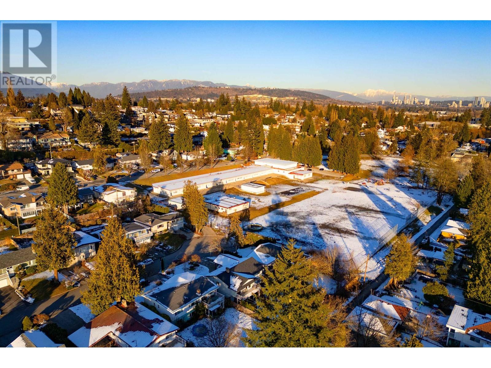 Listing Picture 37 of 40 : 5415 IVAR PLACE, Burnaby / 本拿比 - 魯藝地產 Yvonne Lu Group - MLS Medallion Club Member