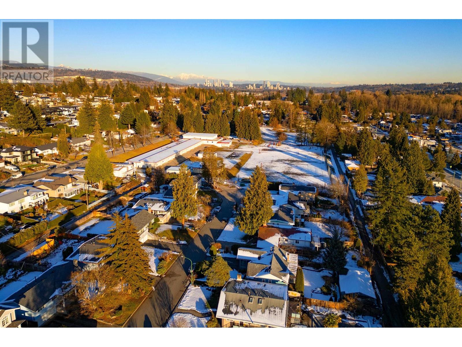 Listing Picture 38 of 40 : 5415 IVAR PLACE, Burnaby / 本拿比 - 魯藝地產 Yvonne Lu Group - MLS Medallion Club Member