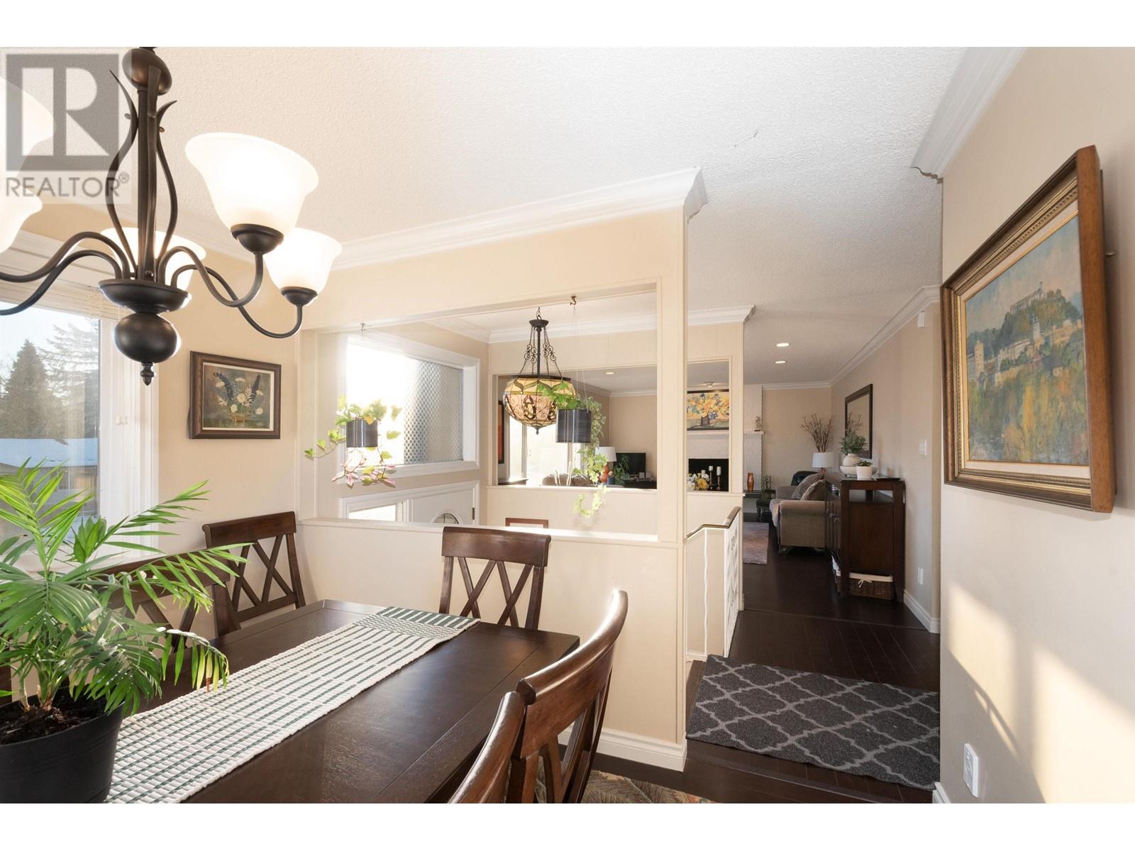 Listing Picture 9 of 40 : 5415 IVAR PLACE, Burnaby / 本拿比 - 魯藝地產 Yvonne Lu Group - MLS Medallion Club Member