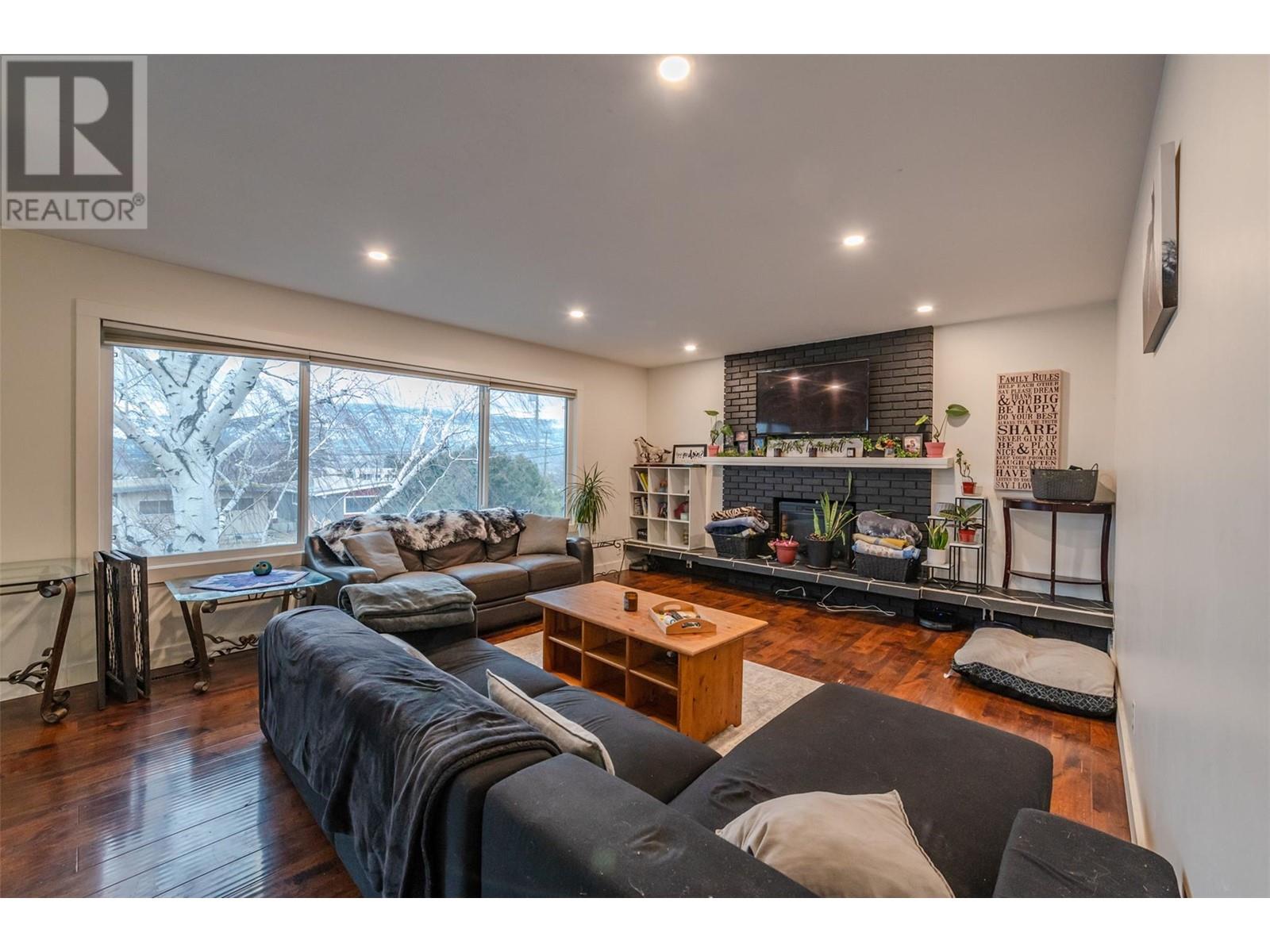 Property at 1470 Carmi Drive image 2