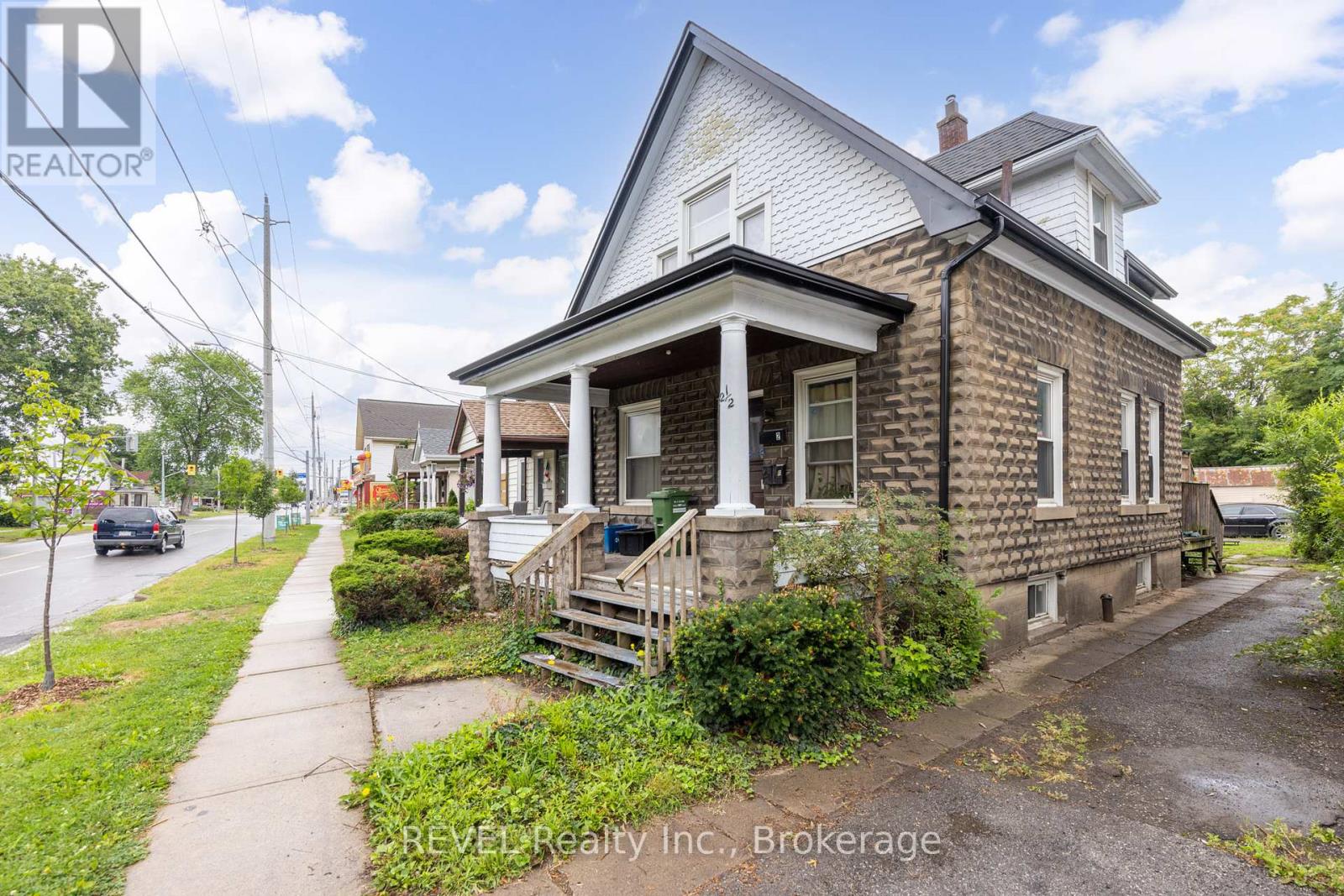 92 1/2 Welland Avenue, St. Catharines, Ontario  L2R 2N1 - Photo 3 - X11935129