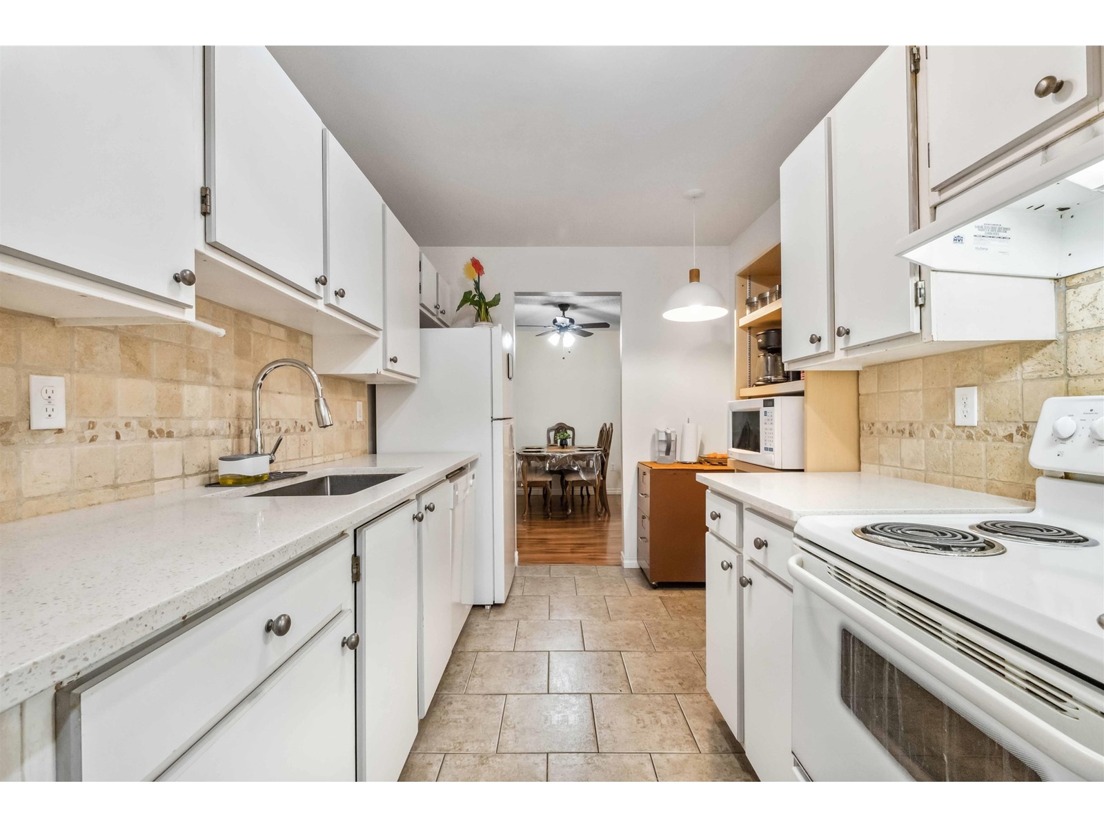204 10680 151a Street, Surrey, British Columbia  V3R 8T4 - Photo 6 - R2969195