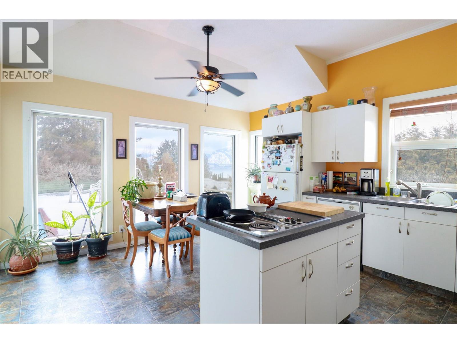 1050 Aikens Loop, Naramata, British Columbia  V0H 1N1 - Photo 9 - 10336311