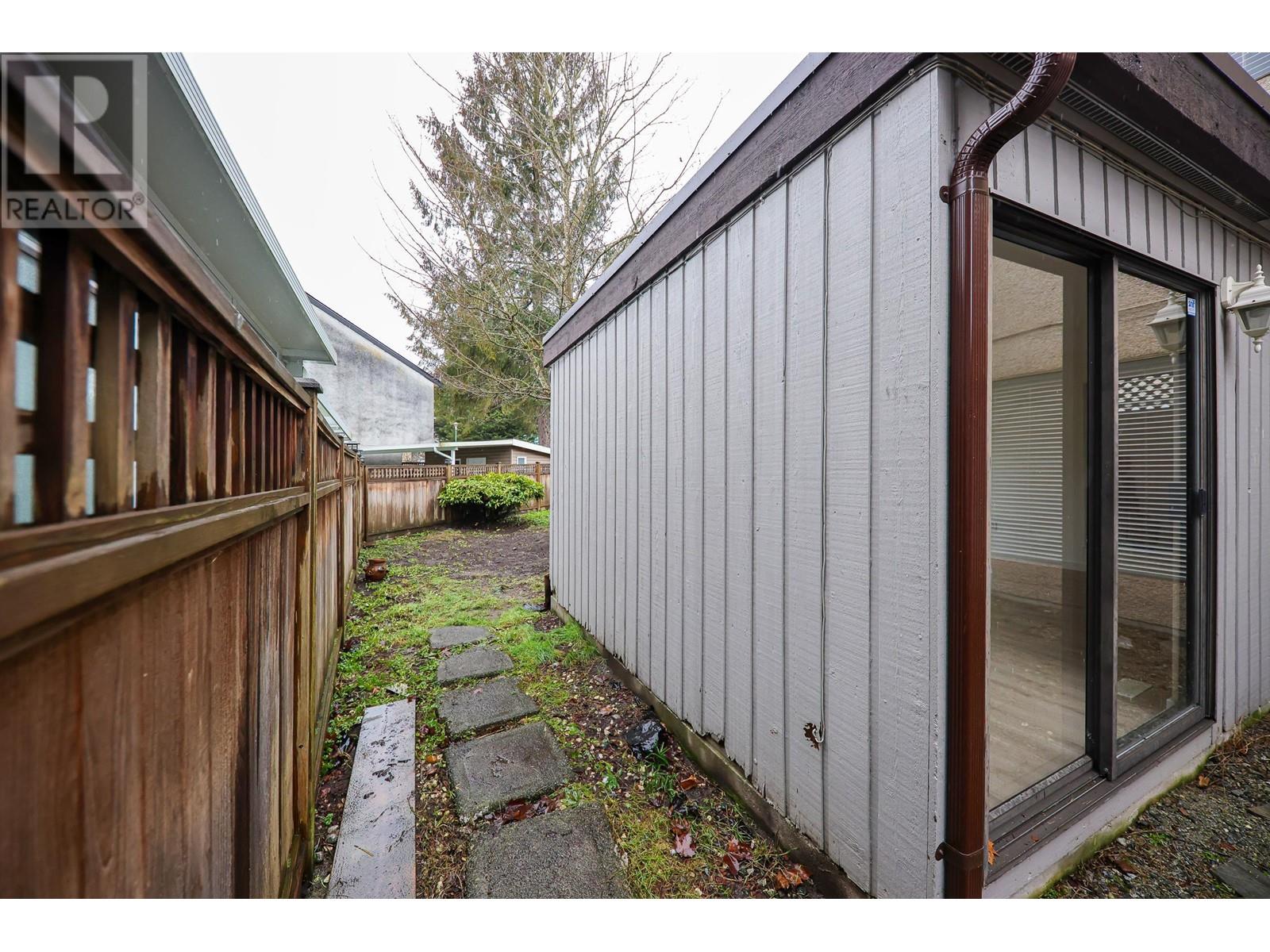 864 Pinebrook Place, Coquitlam, British Columbia  V3C 4B9 - Photo 32 - R2969650