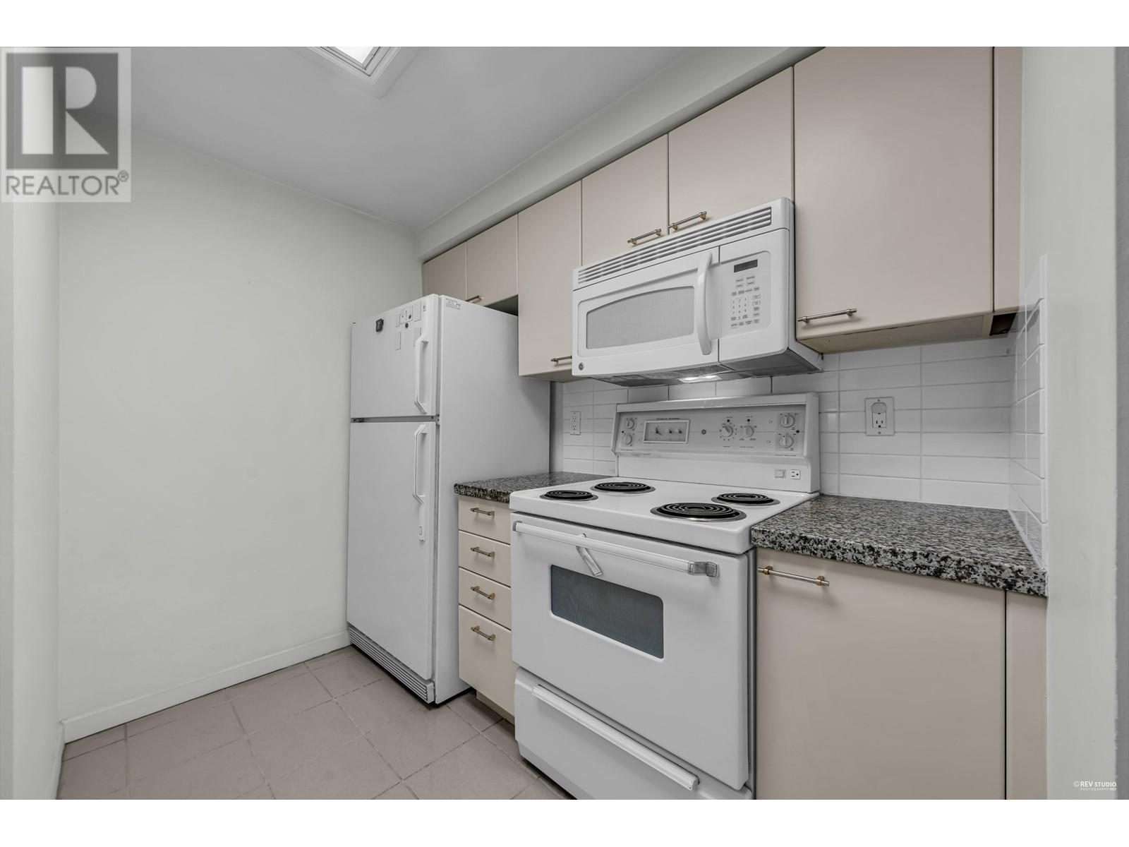 Listing Picture 17 of 37 : 2701 388 DRAKE STREET, Vancouver / 溫哥華 - 魯藝地產 Yvonne Lu Group - MLS Medallion Club Member