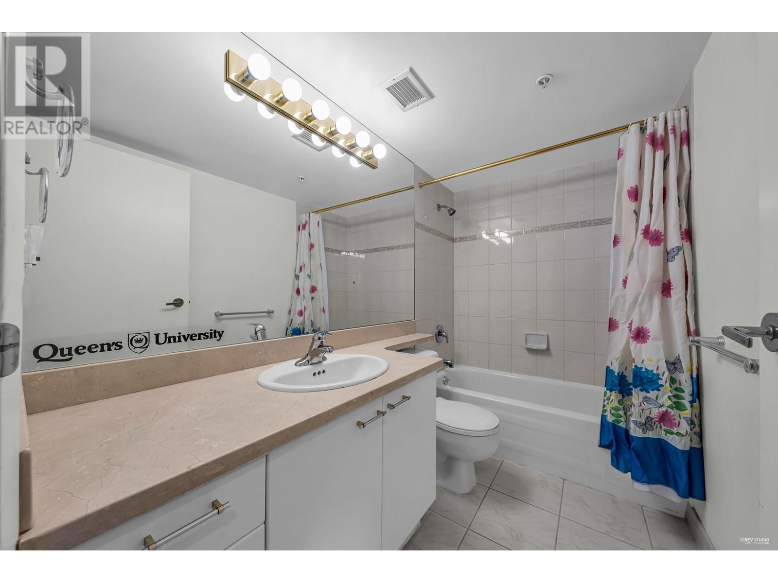 Listing Picture 24 of 37 : 2701 388 DRAKE STREET, Vancouver / 溫哥華 - 魯藝地產 Yvonne Lu Group - MLS Medallion Club Member