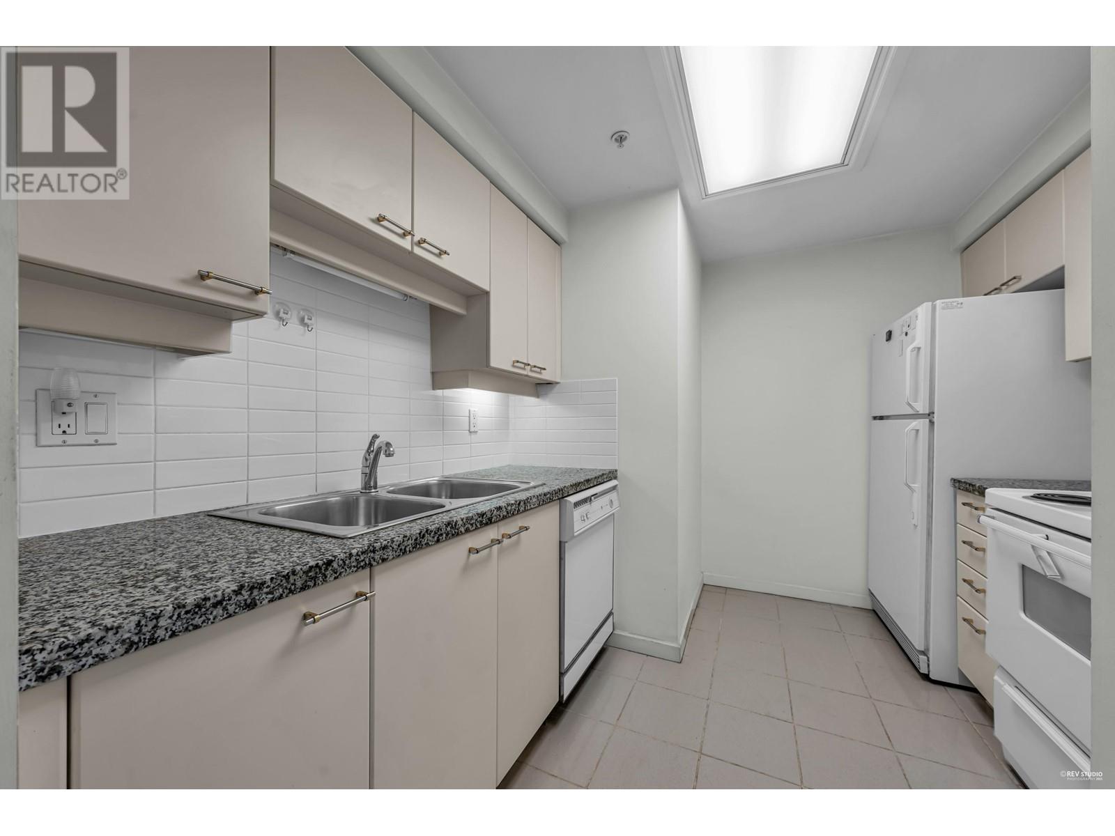 Listing Picture 16 of 37 : 2701 388 DRAKE STREET, Vancouver / 溫哥華 - 魯藝地產 Yvonne Lu Group - MLS Medallion Club Member