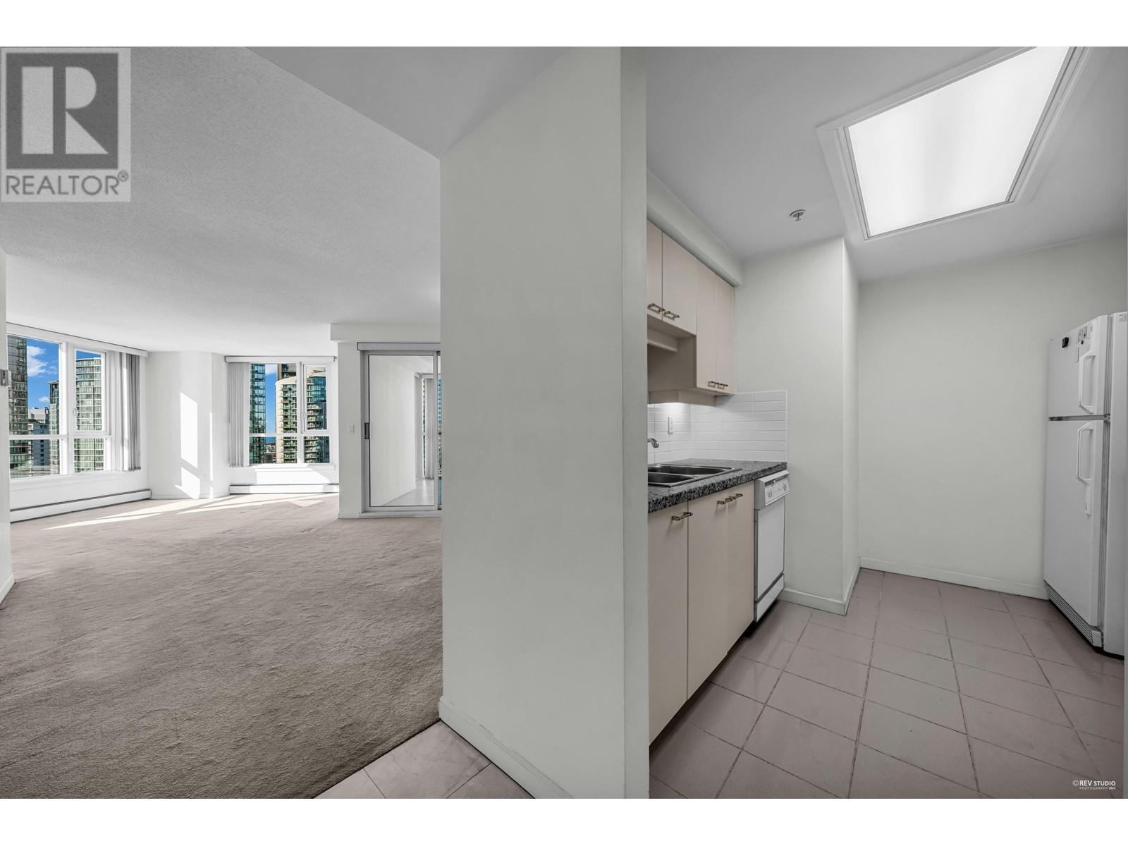 Listing Picture 15 of 37 : 2701 388 DRAKE STREET, Vancouver / 溫哥華 - 魯藝地產 Yvonne Lu Group - MLS Medallion Club Member