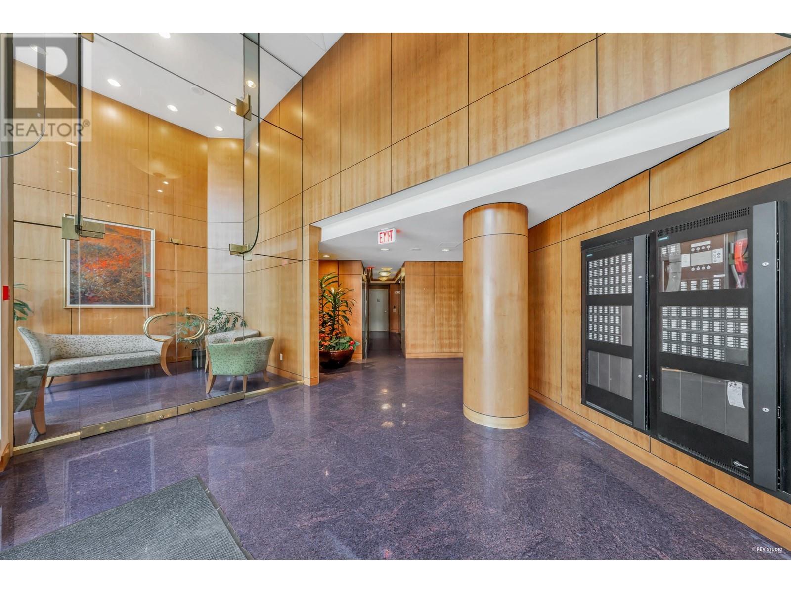 Listing Picture 2 of 37 : 2701 388 DRAKE STREET, Vancouver / 溫哥華 - 魯藝地產 Yvonne Lu Group - MLS Medallion Club Member