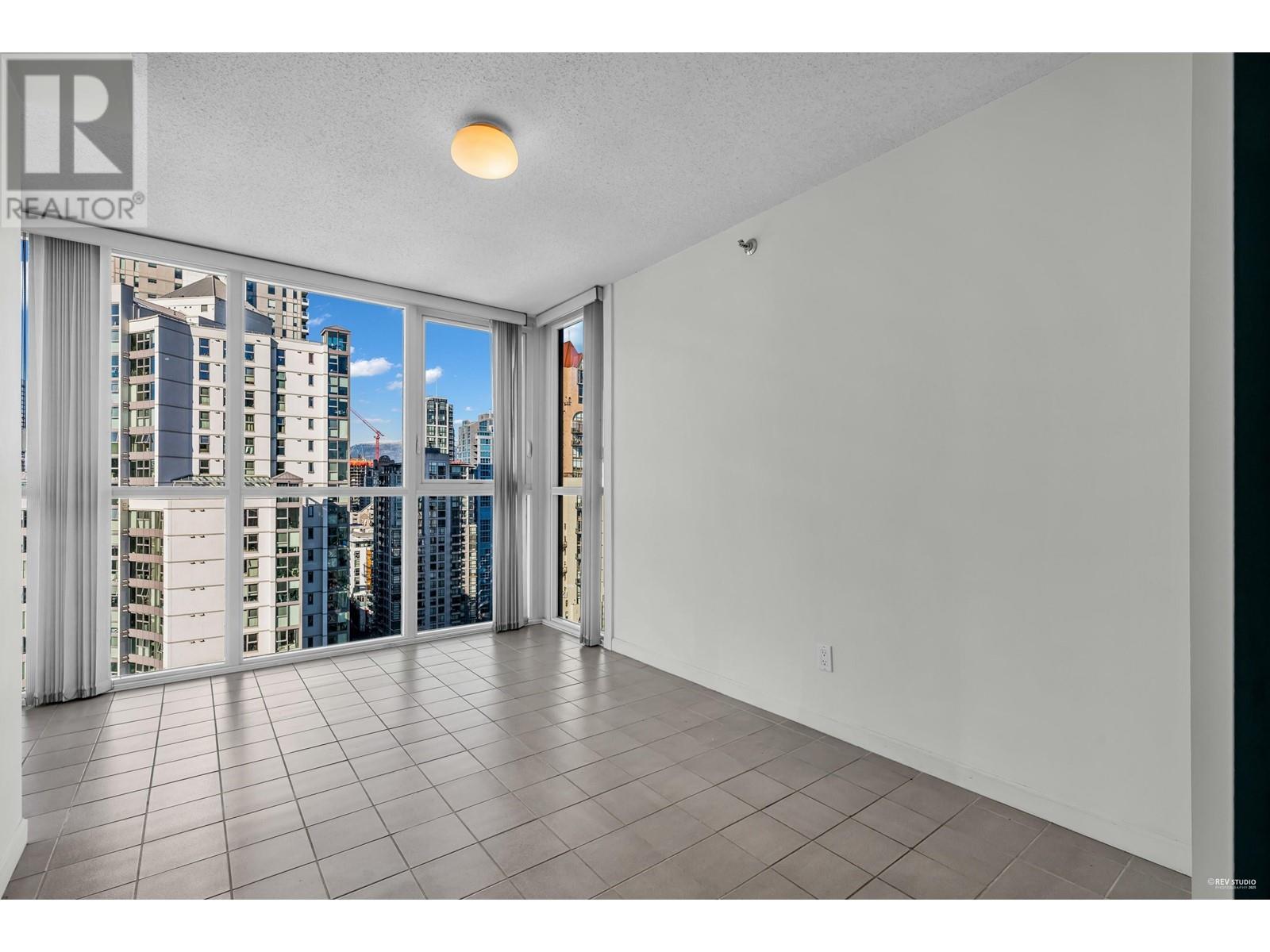 Listing Picture 12 of 37 : 2701 388 DRAKE STREET, Vancouver / 溫哥華 - 魯藝地產 Yvonne Lu Group - MLS Medallion Club Member