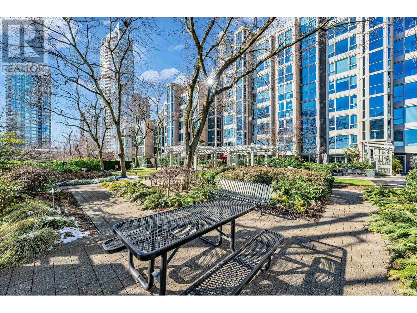 Listing Picture 31 of 37 : 2701 388 DRAKE STREET, Vancouver / 溫哥華 - 魯藝地產 Yvonne Lu Group - MLS Medallion Club Member