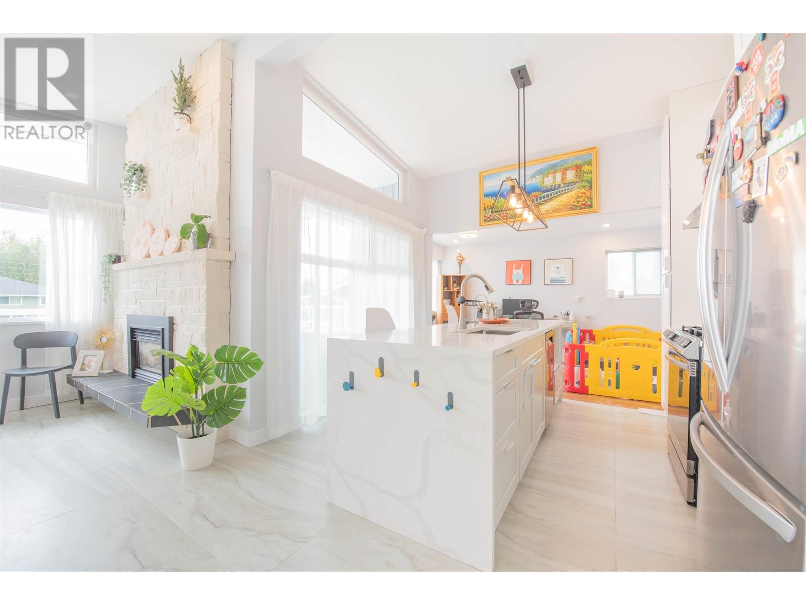 Listing Picture 9 of 38 : 6855 YEOVIL PLACE, Burnaby / 本拿比 - 魯藝地產 Yvonne Lu Group - MLS Medallion Club Member