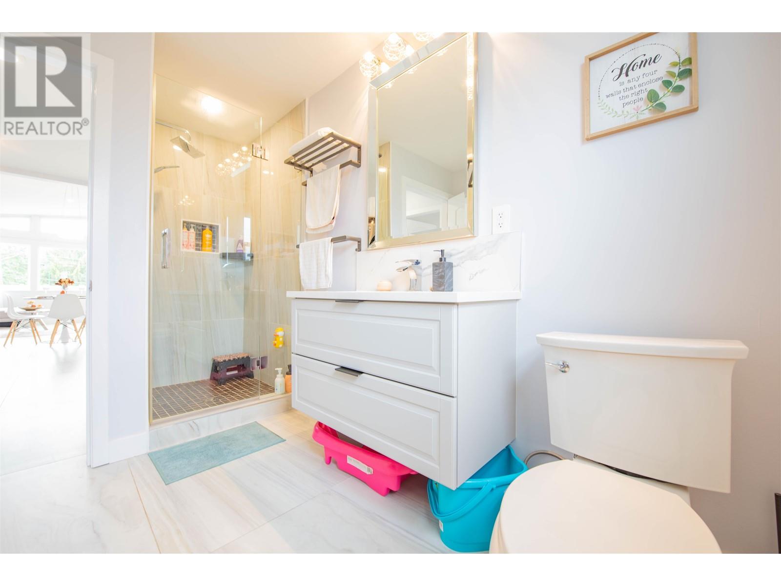 Listing Picture 17 of 38 : 6855 YEOVIL PLACE, Burnaby / 本拿比 - 魯藝地產 Yvonne Lu Group - MLS Medallion Club Member